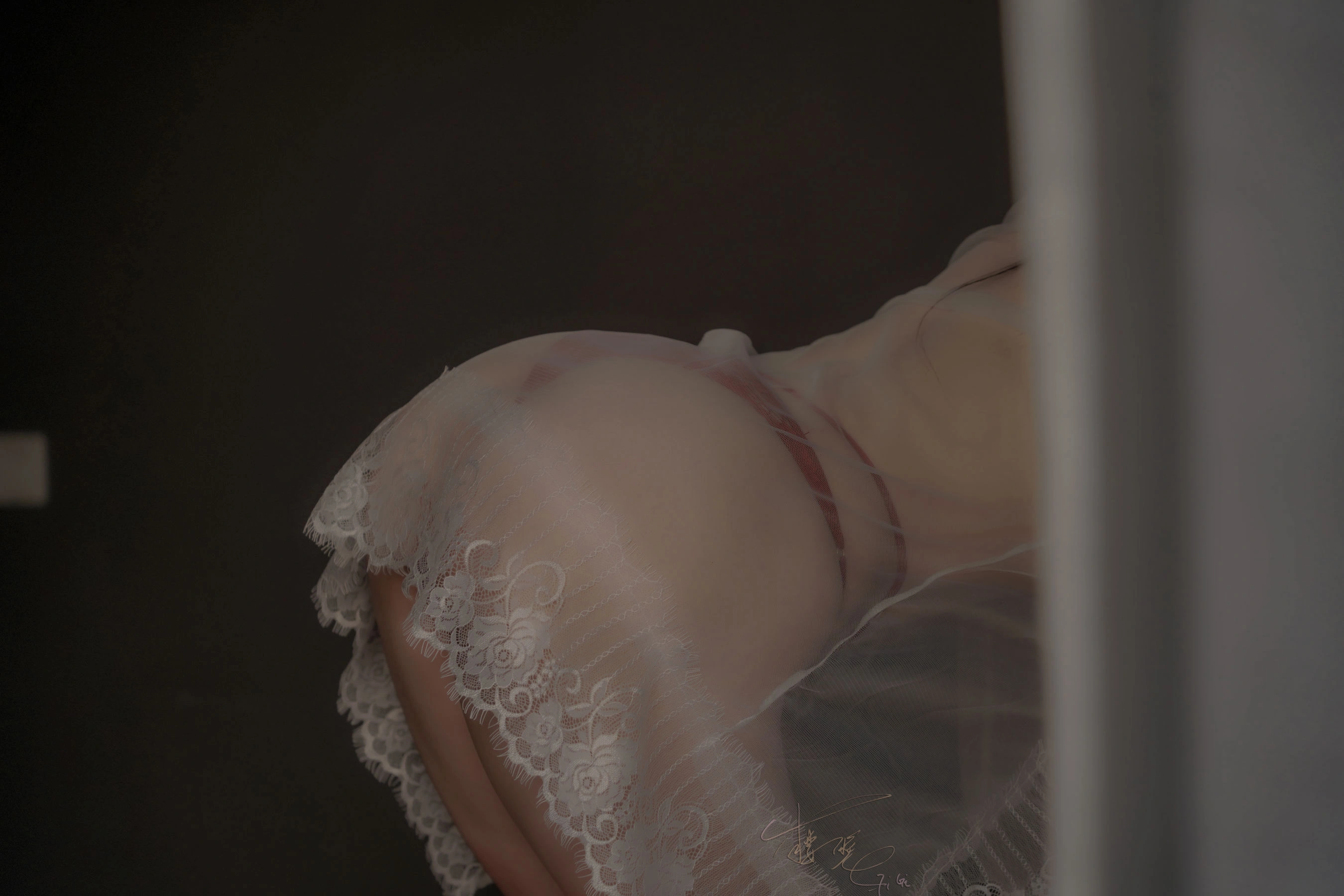 网络红人樱晚gigi – 窗前插图5