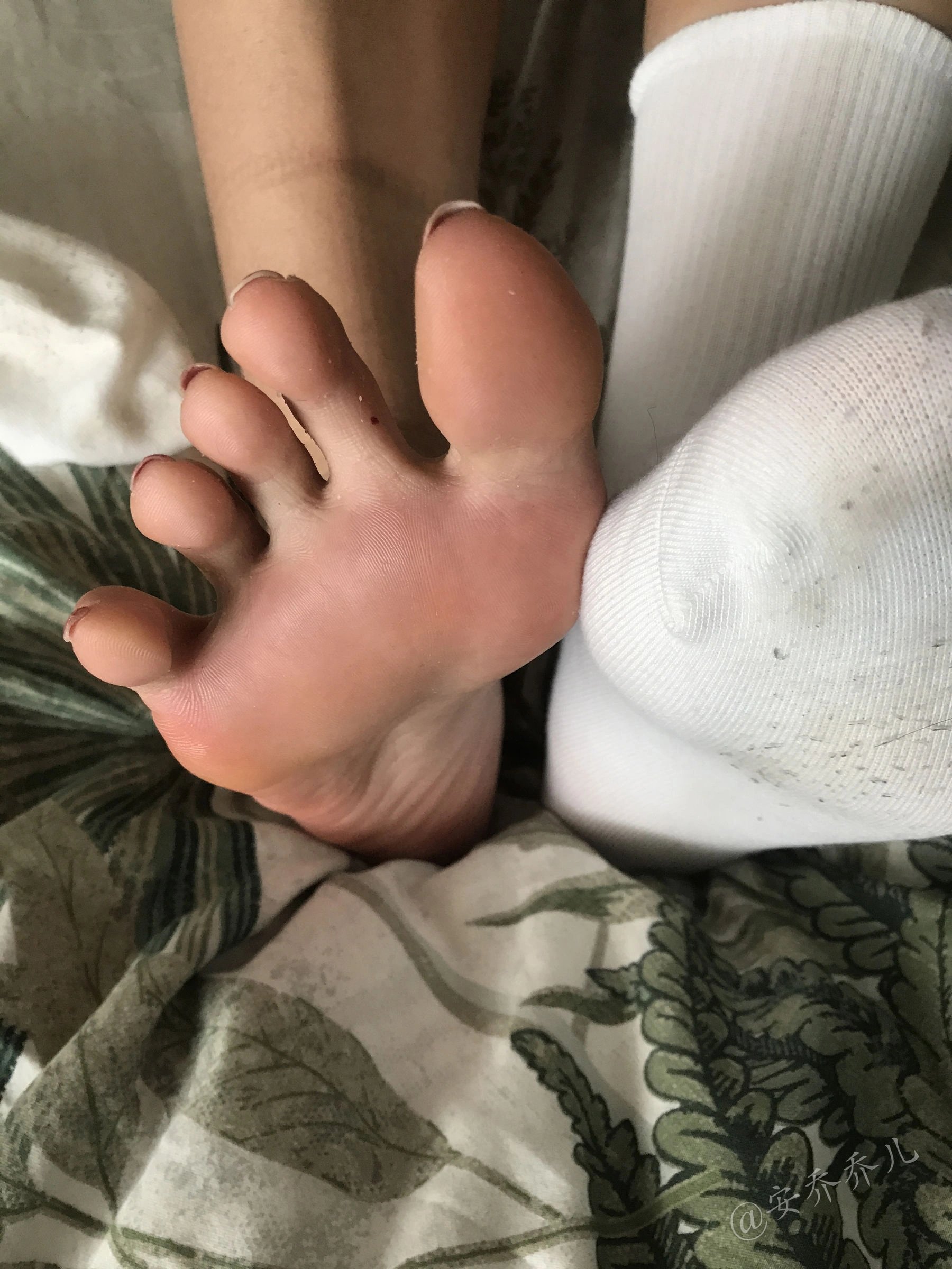 安乔乔儿(Nia乔乔) No.019 健身房白袜高清在线欣赏-撸撸奈子