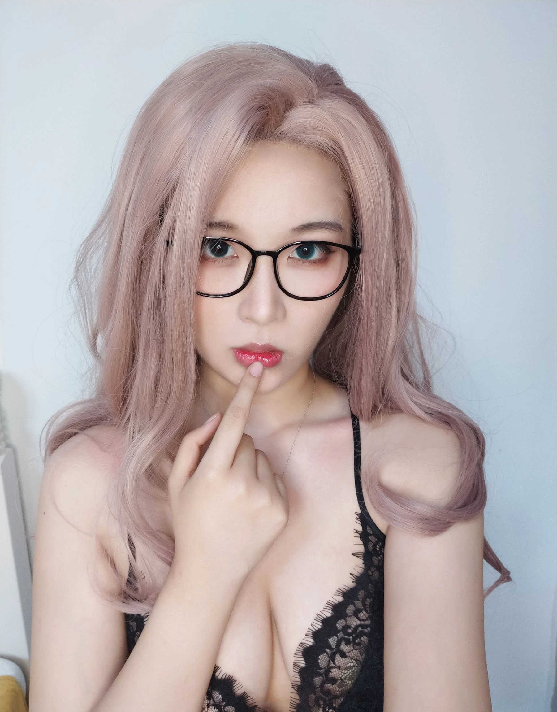 轩萧学姐 – 眼镜娘高清在线欣赏-撸撸奈子