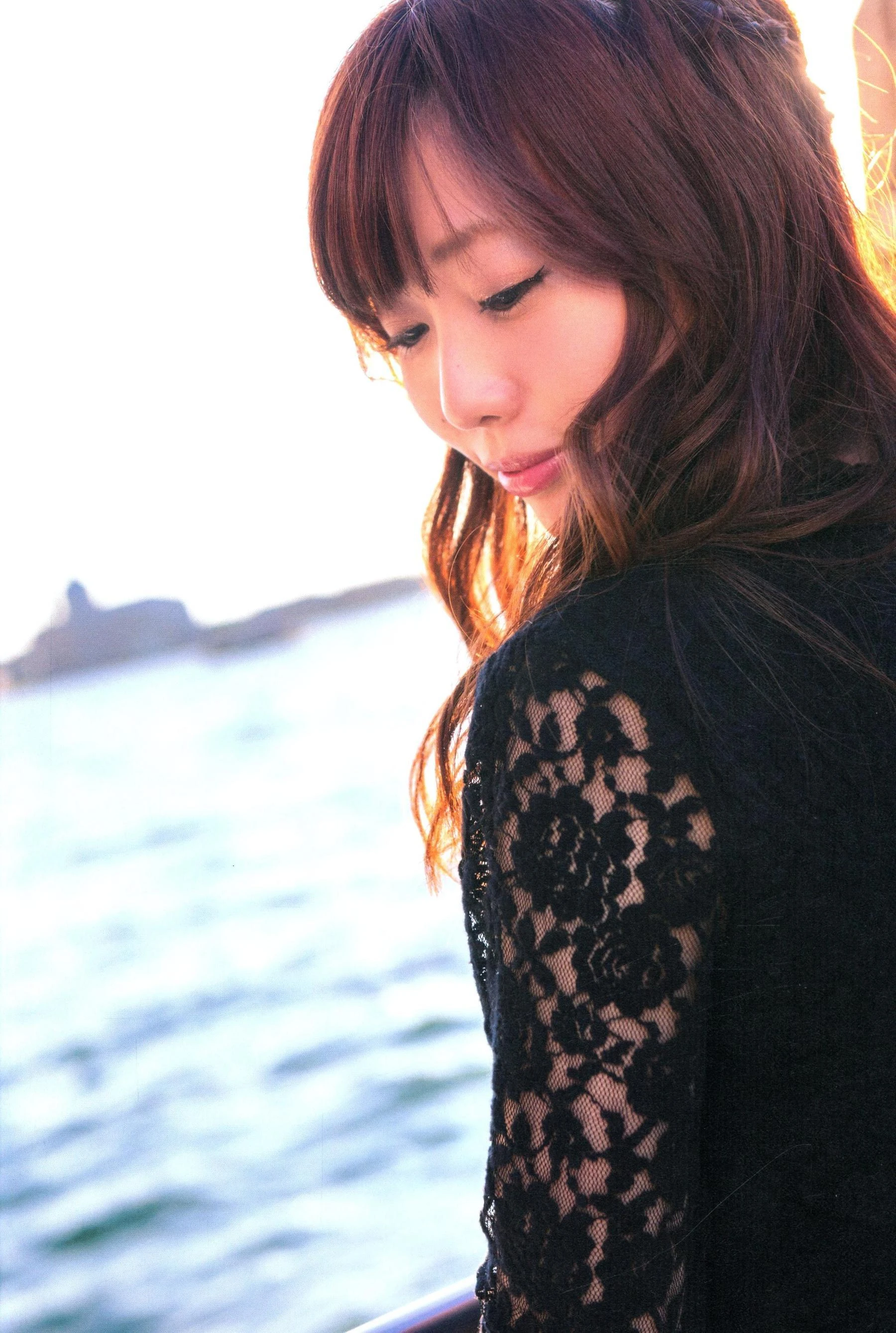 楠田亜衣奈 ファーストソロ写真集「くすくすくっすん」插图4