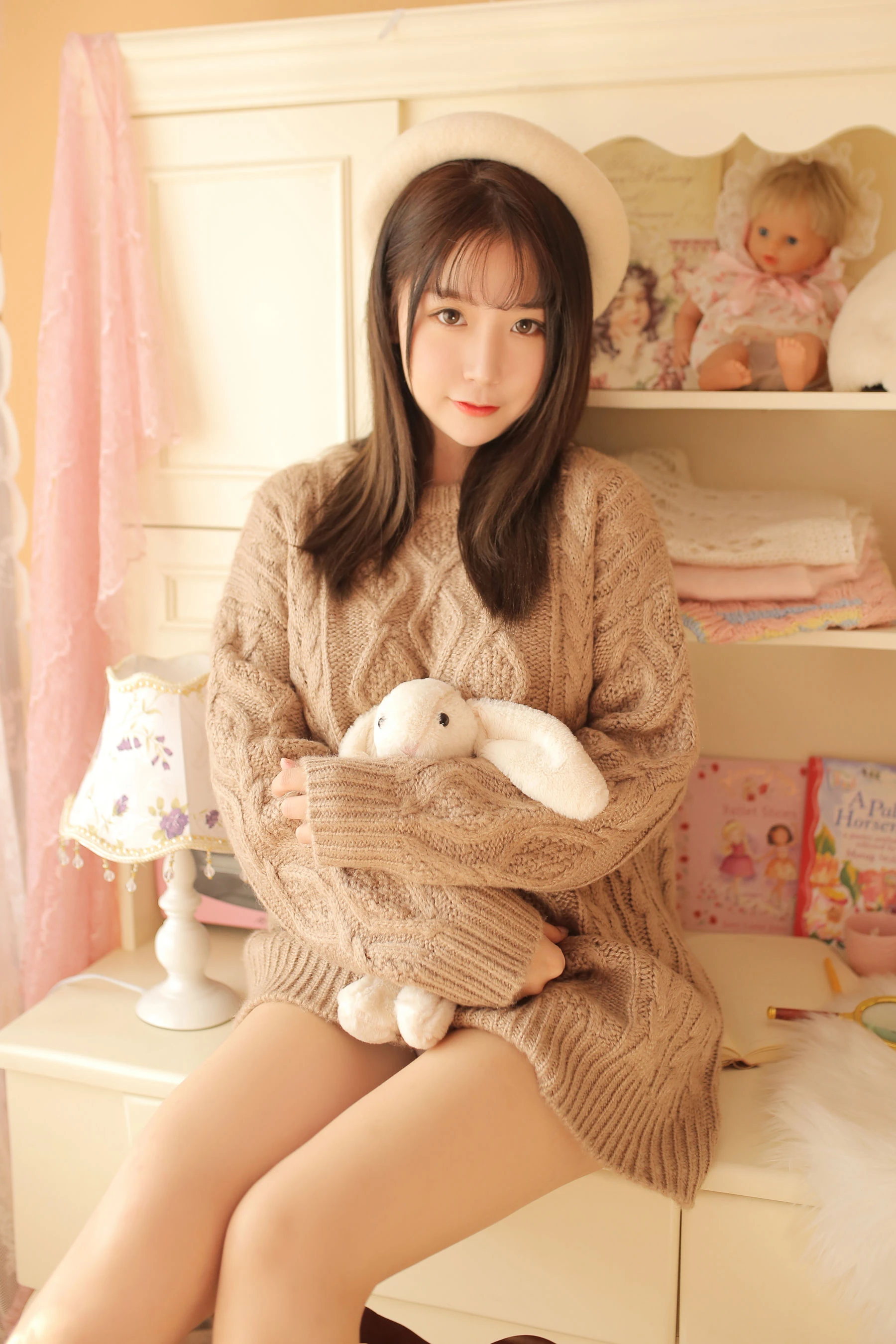 巨乳猫九酱Sakura – 驼色毛衣插图5