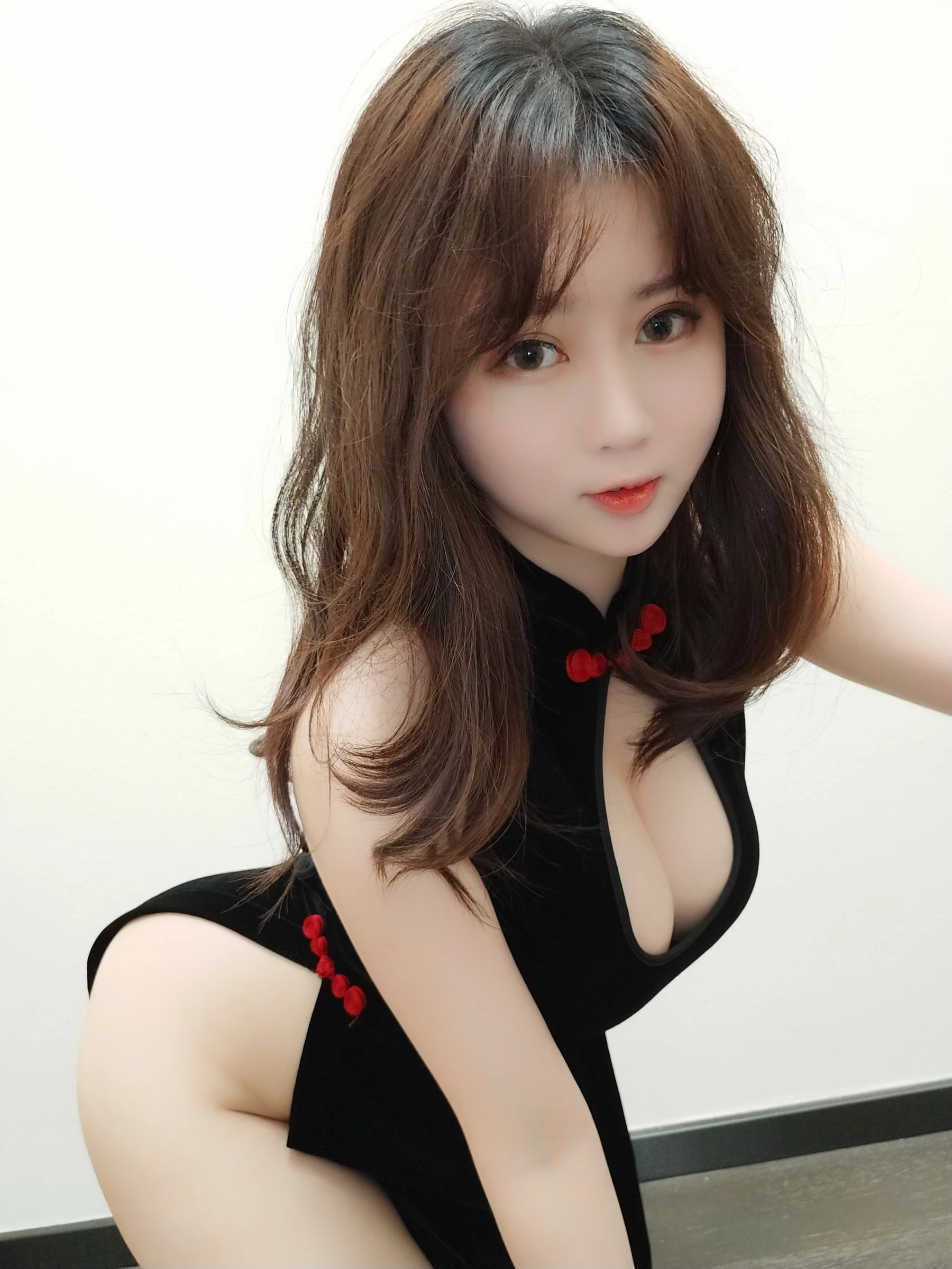蜜桃少女是依酱呀 旗袍插图2