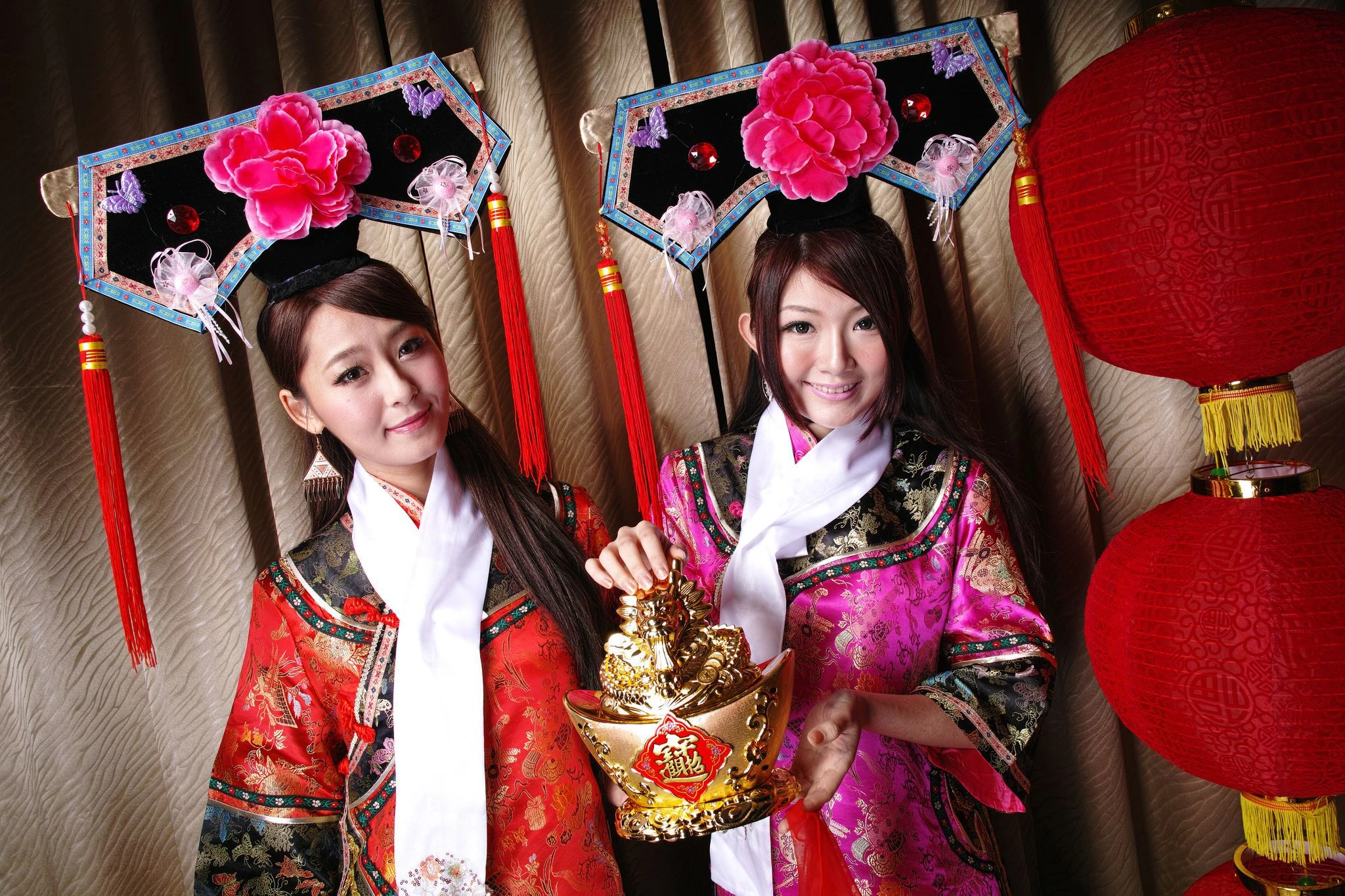Winnie小雪、小羽《新春拜年 甄嬛格格》插图7