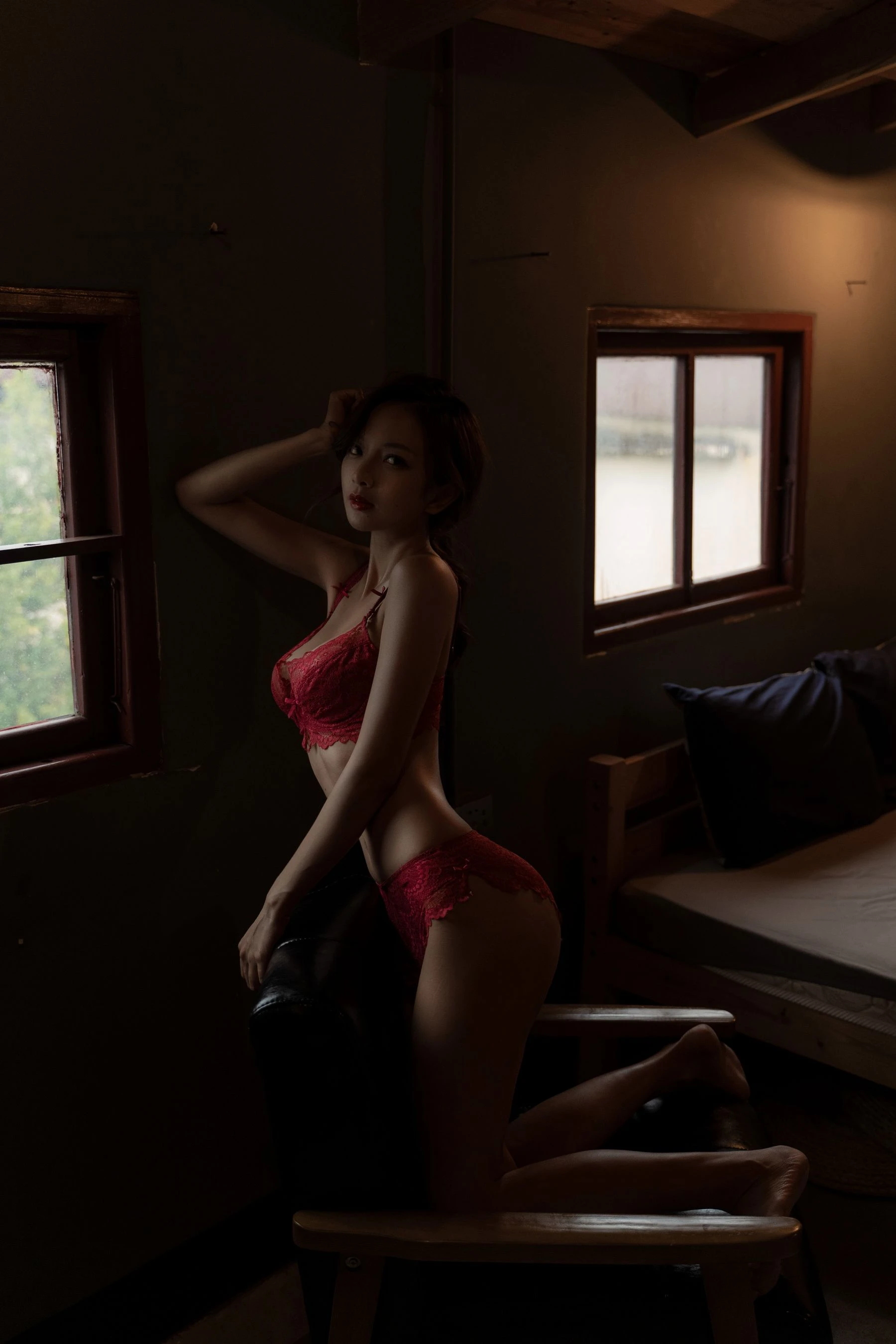 Nicole小月 – 后窗插图3