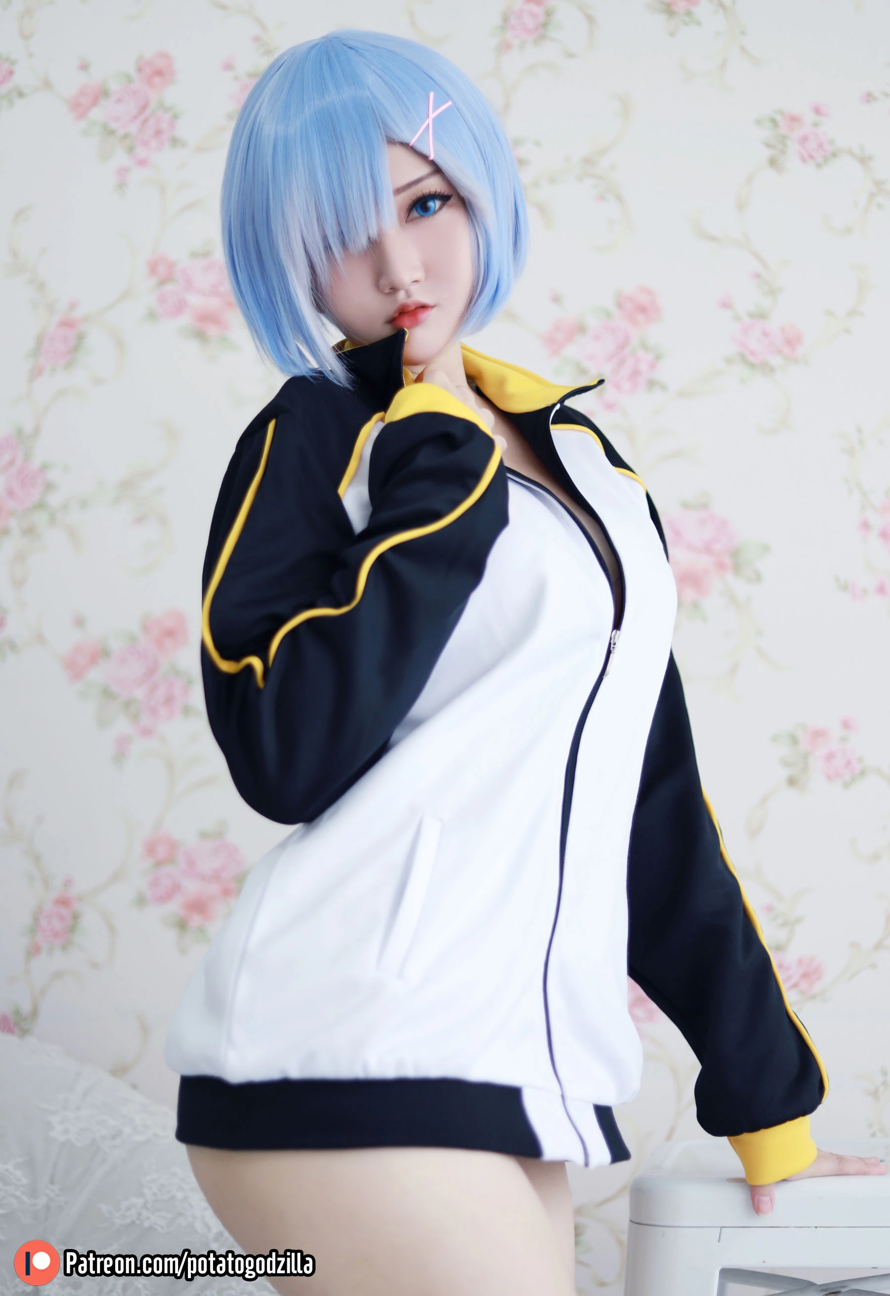 Coser小姐姐Potato Godzilla – Rem In Subaru Jacket插图1
