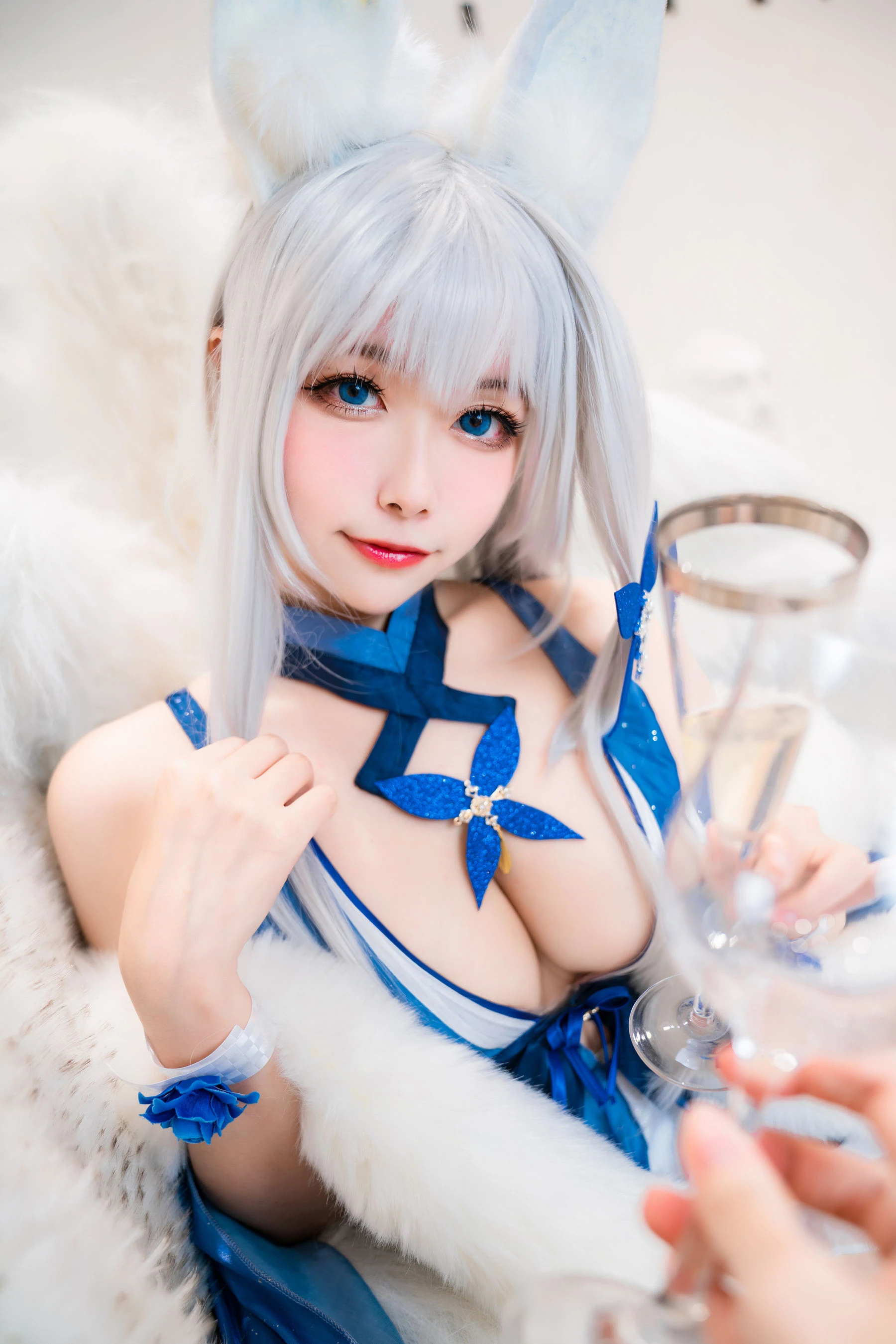 微博妹子Momoko葵葵 – 信浓礼服高清在线欣赏-撸撸奈子
