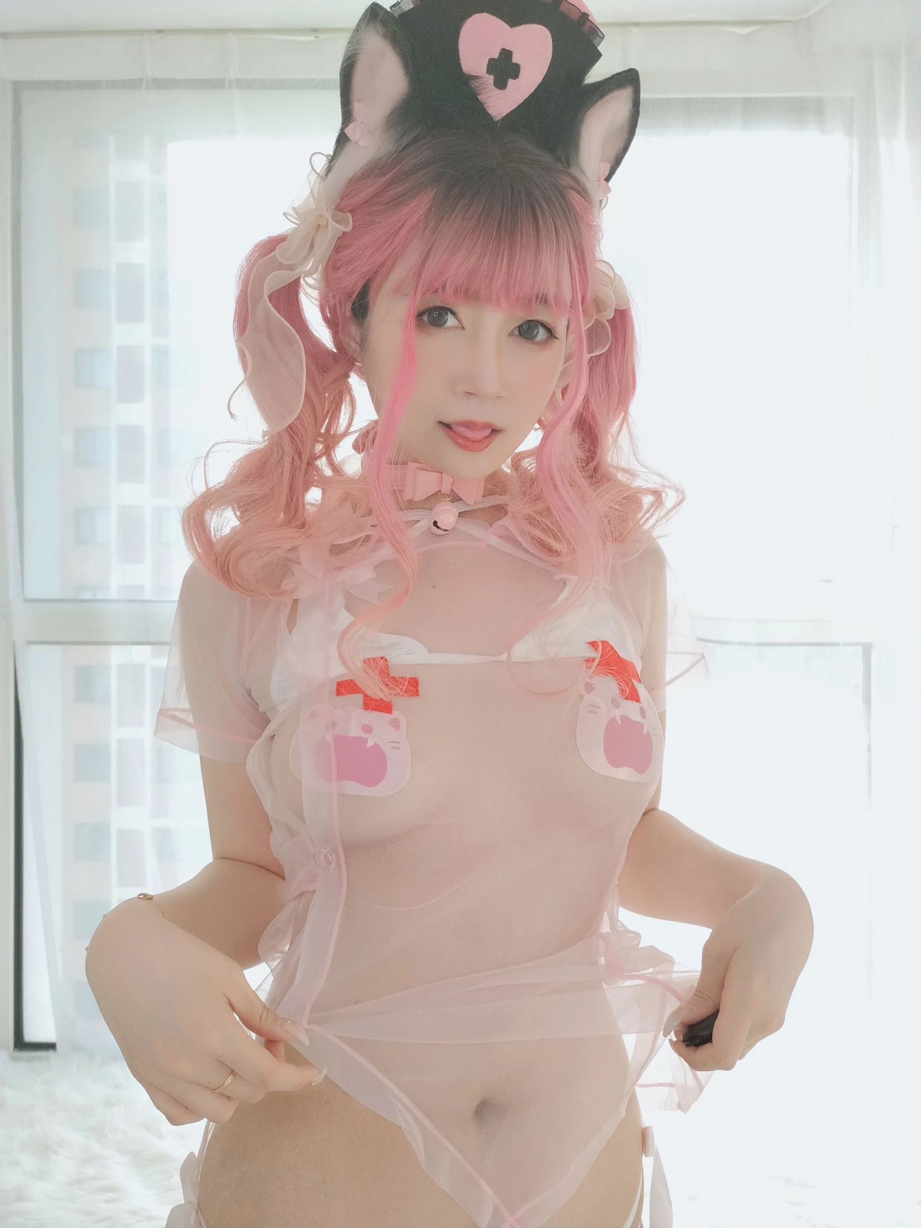 Coser小姐姐白银 – 猫咪护士插图4