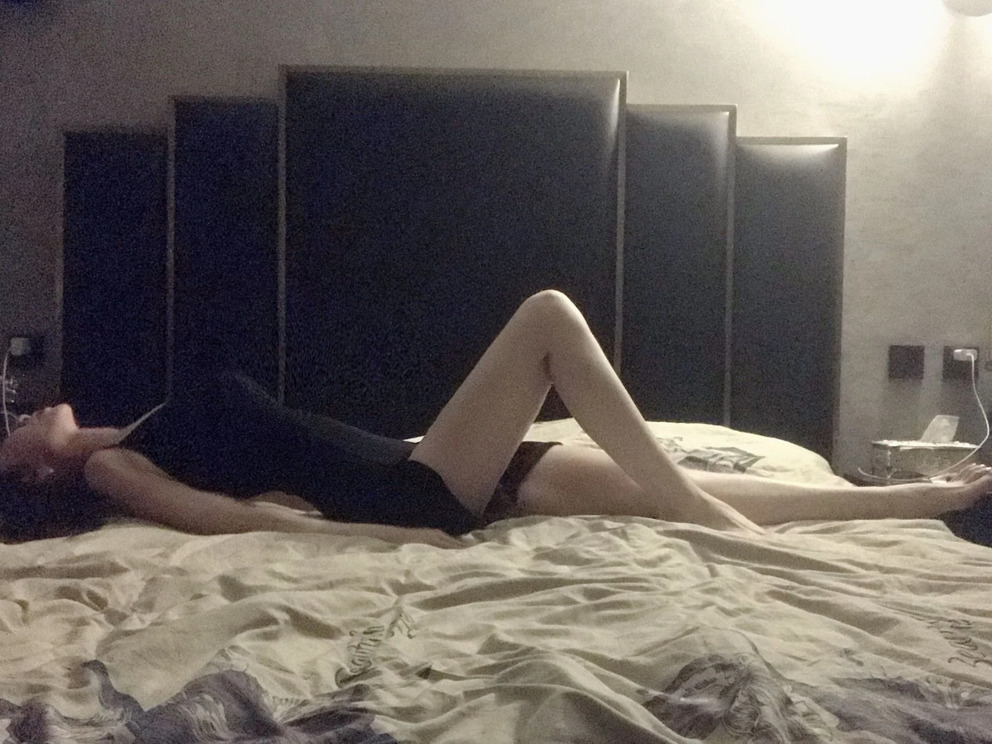 丝足博主麋鹿_Monroe 2020.06.23 寂寞黑丝高清在线欣赏-撸撸奈子