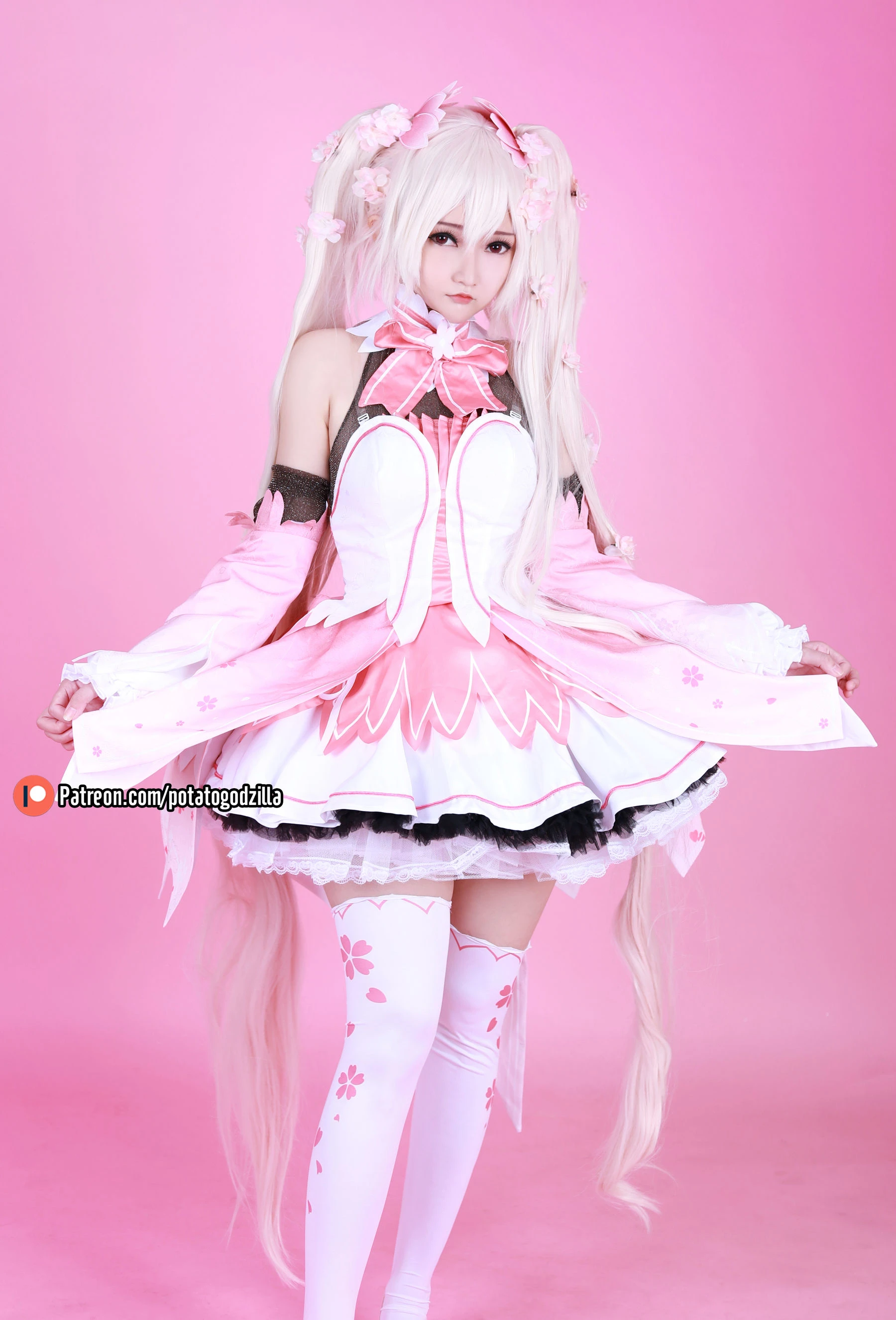 Coser小姐姐Potato Godzilla – Sakura Miku插图1