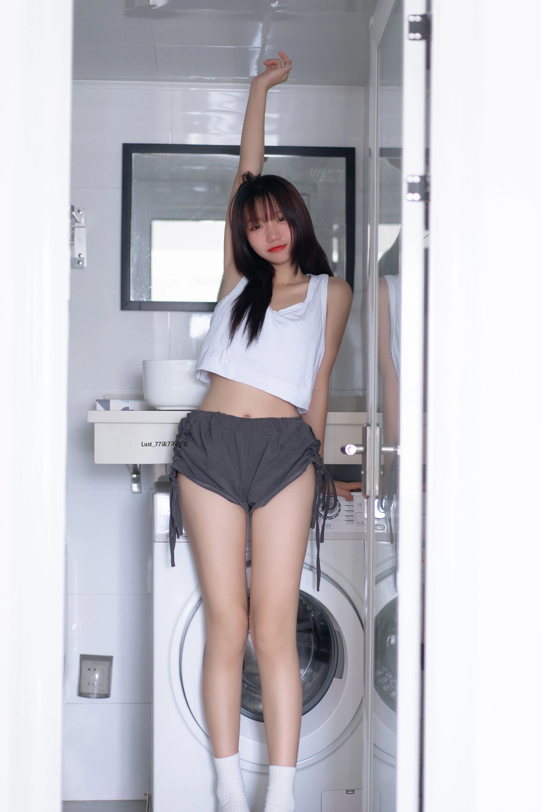 动漫博主柒柒要乖哦 – 初恋背心 [111P]插图1