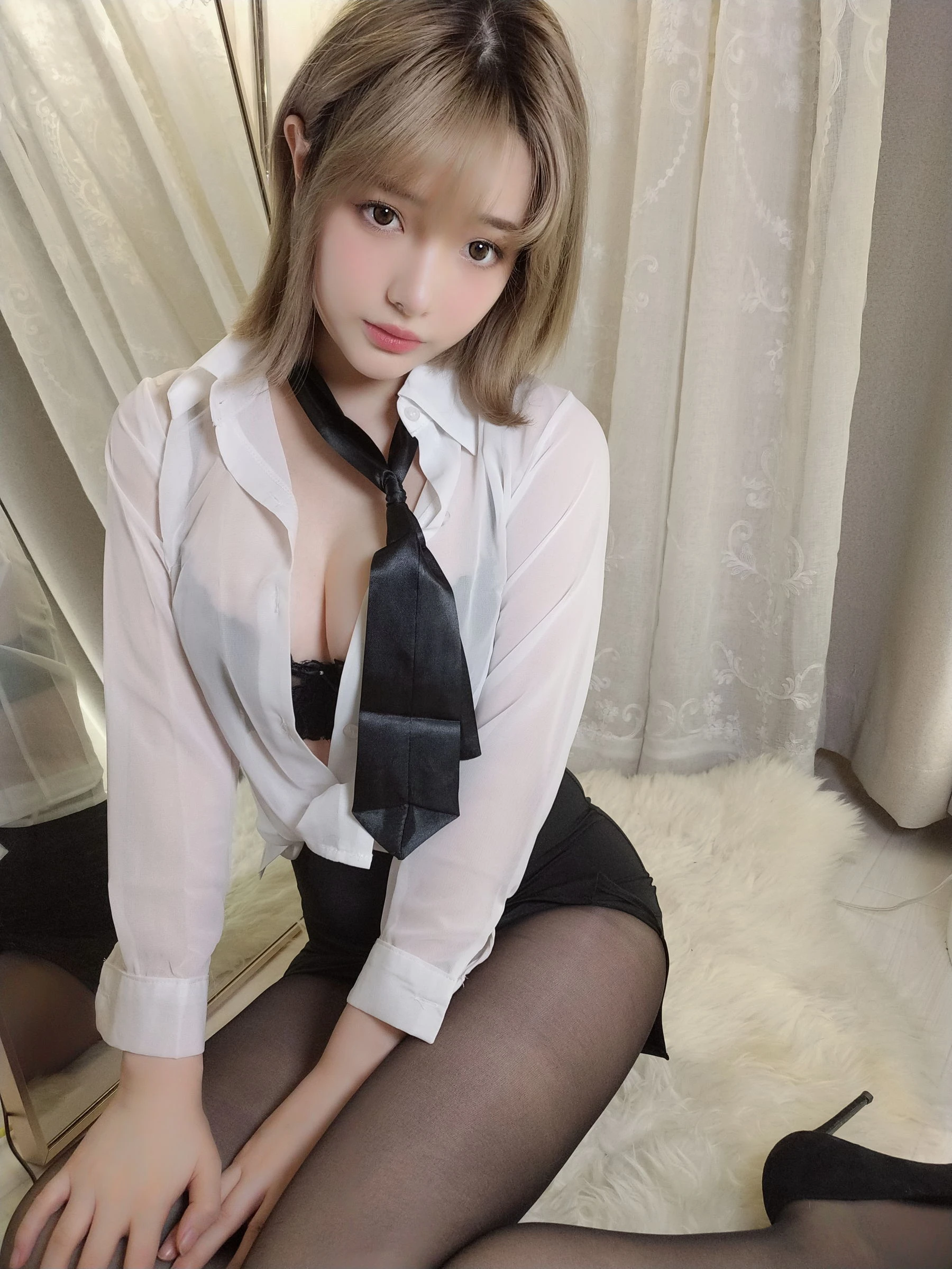 动漫博主雯妹 – 白衬衫 [30P]插图3