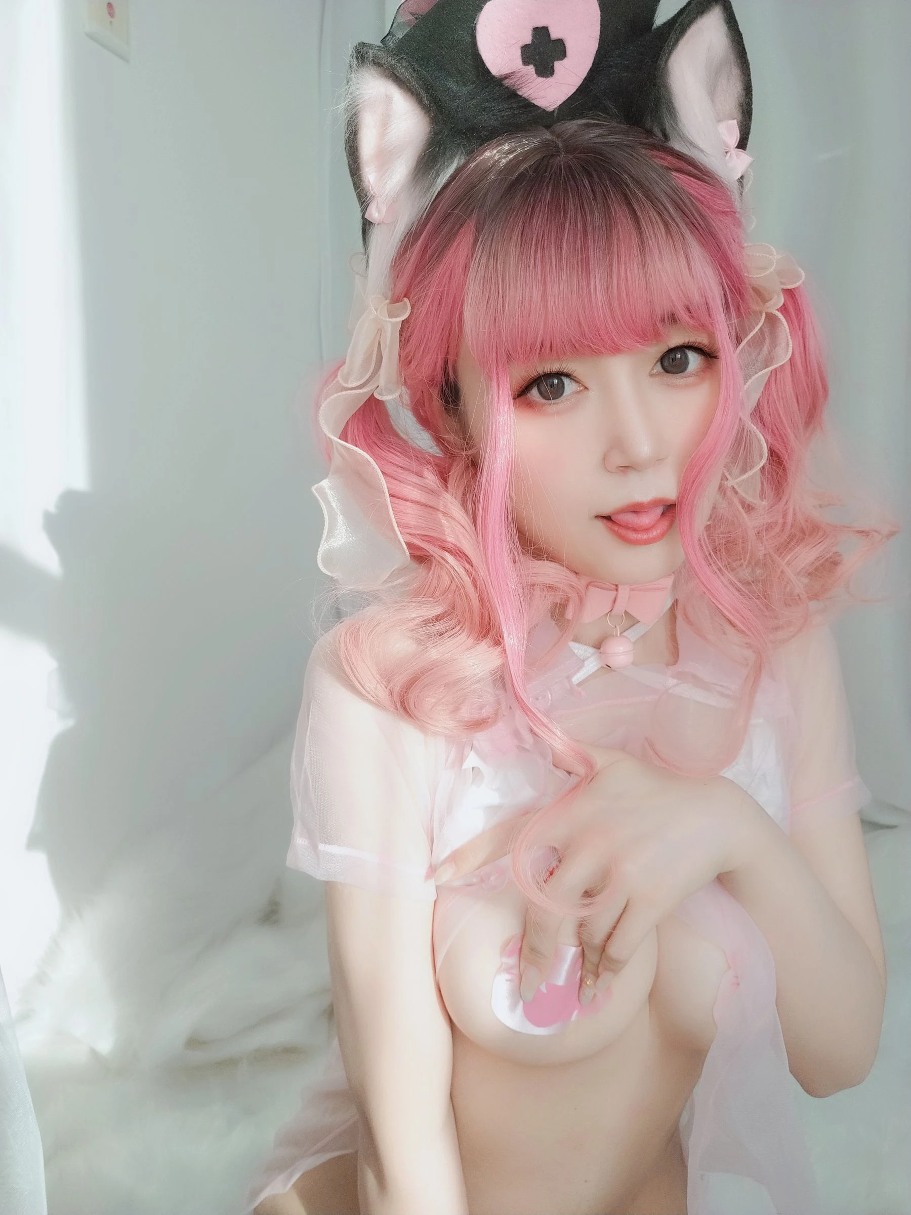 Coser小姐姐白银 – 猫咪护士插图3