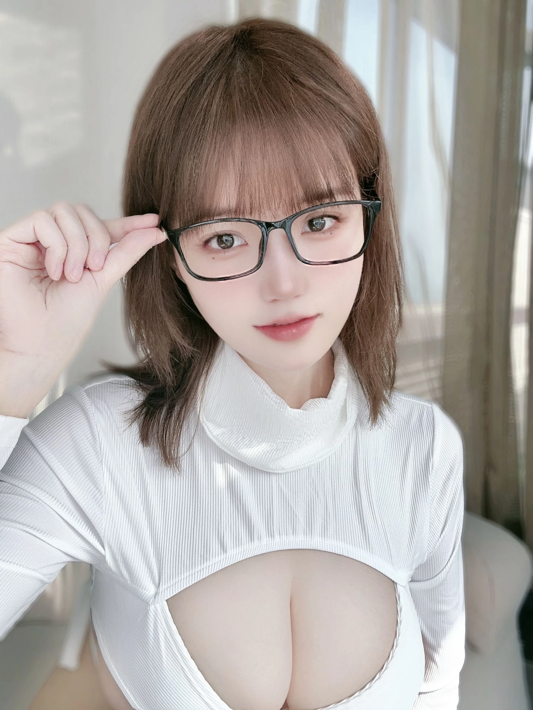 动漫博主小仓千代w 2023年03月 fantia白色绑带 [14P]插图4