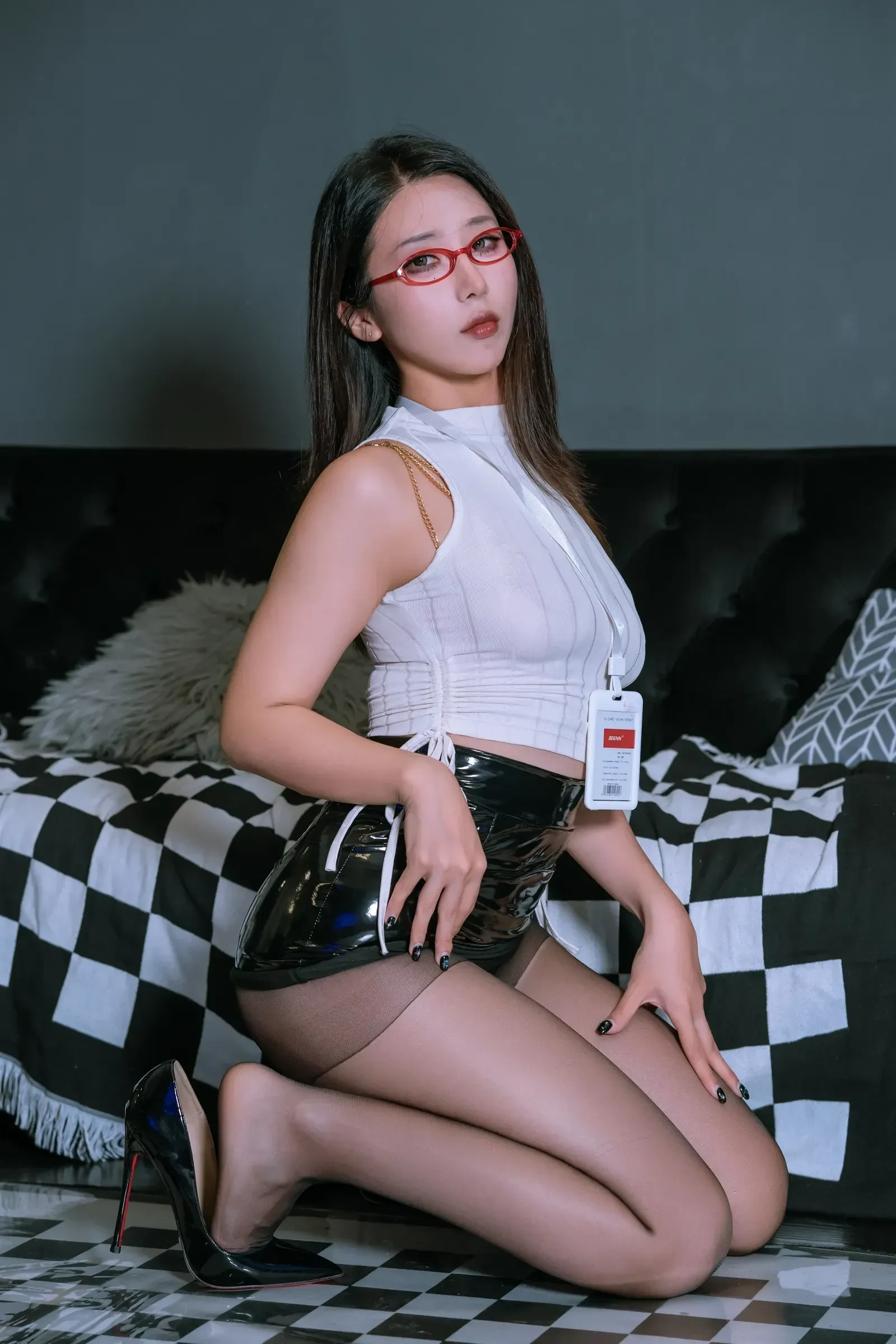 云溪溪 – 奶桃麻辣OL [120P]高清在线欣赏-撸撸奈子