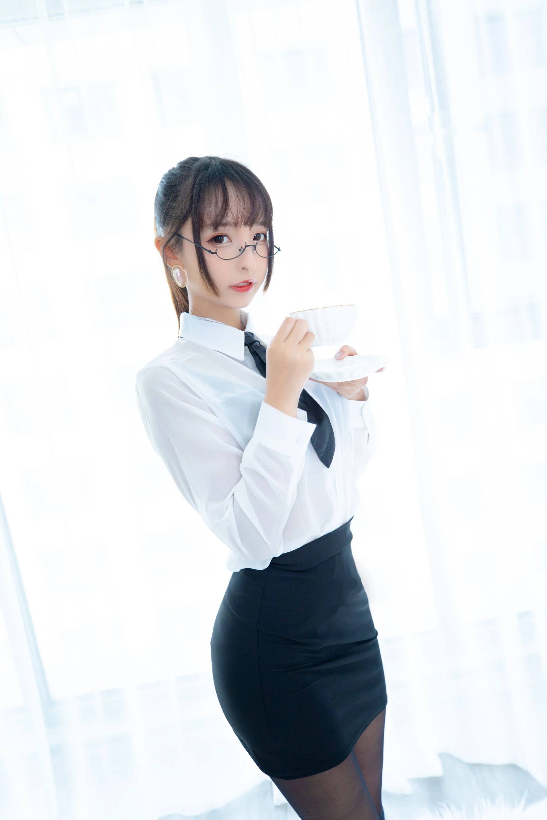 萝莉神楽板真冬 ホワイトオフィス [150P]插图2