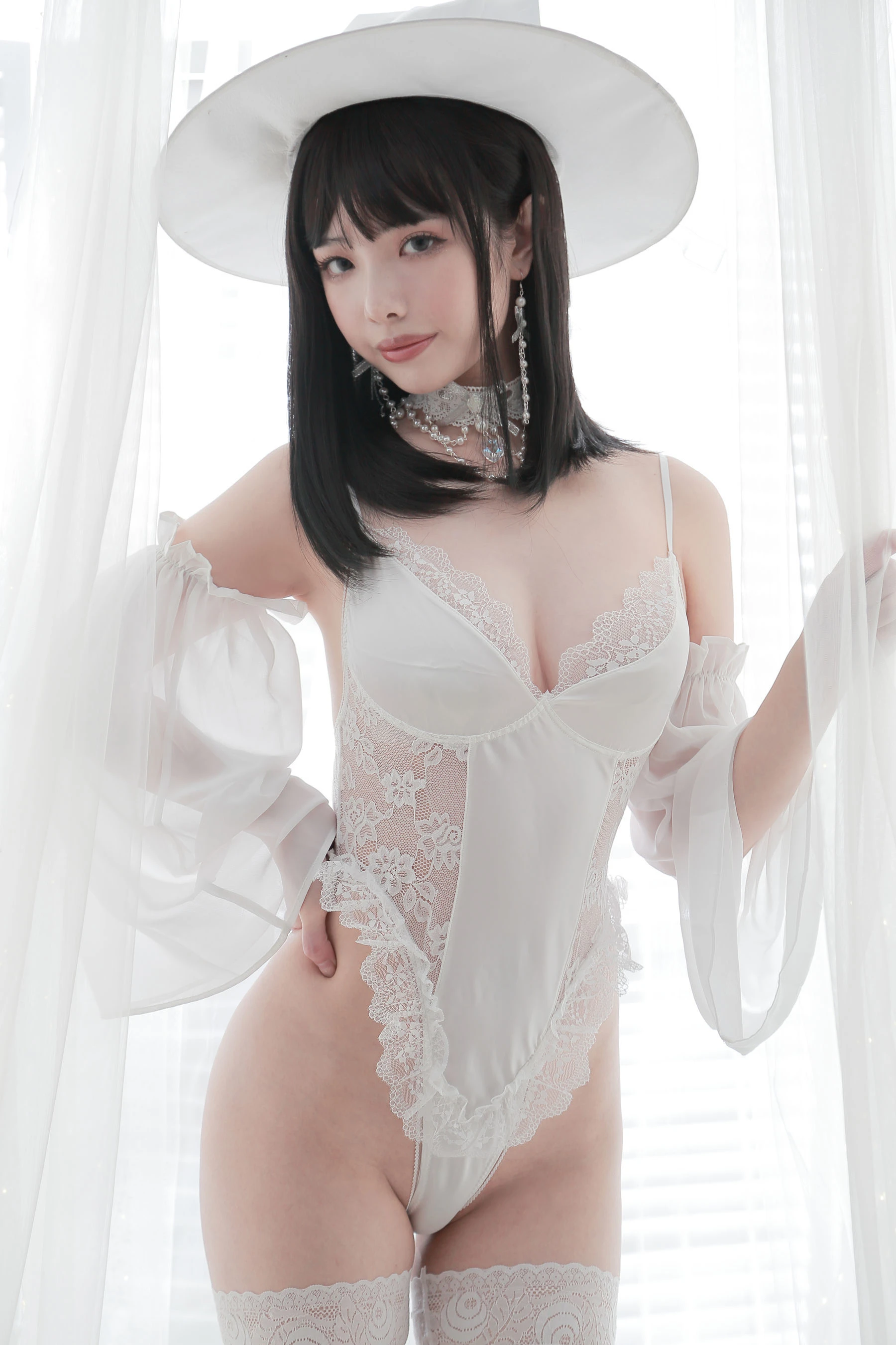 动漫博主雯妹 白女巫插图1