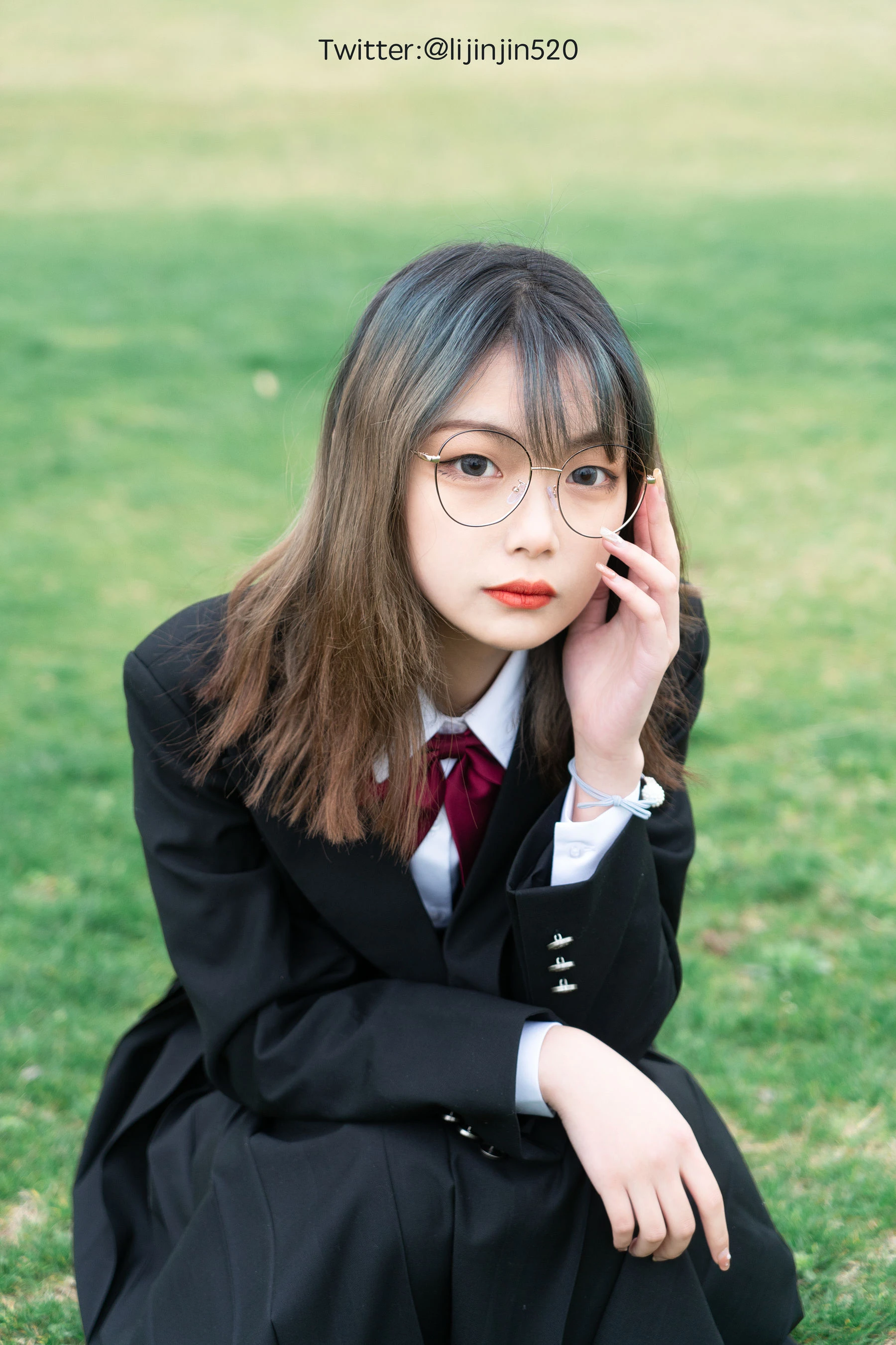 梨瑾瑾 – 户外黑长服 [20P]高清在线欣赏-撸撸奈子