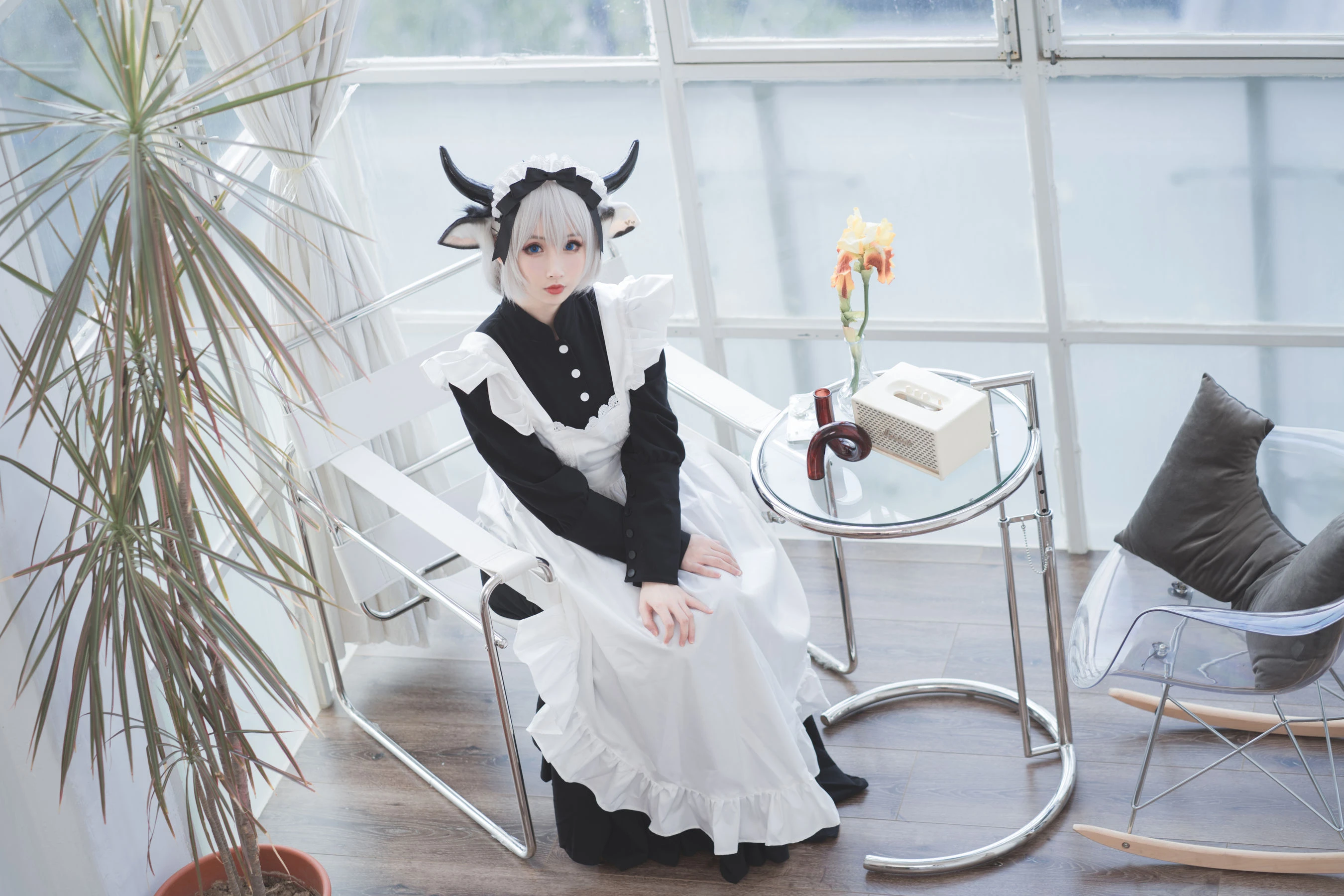 COS福利rioko凉凉子 – 贴心的奶牛女仆 [45P]插图1