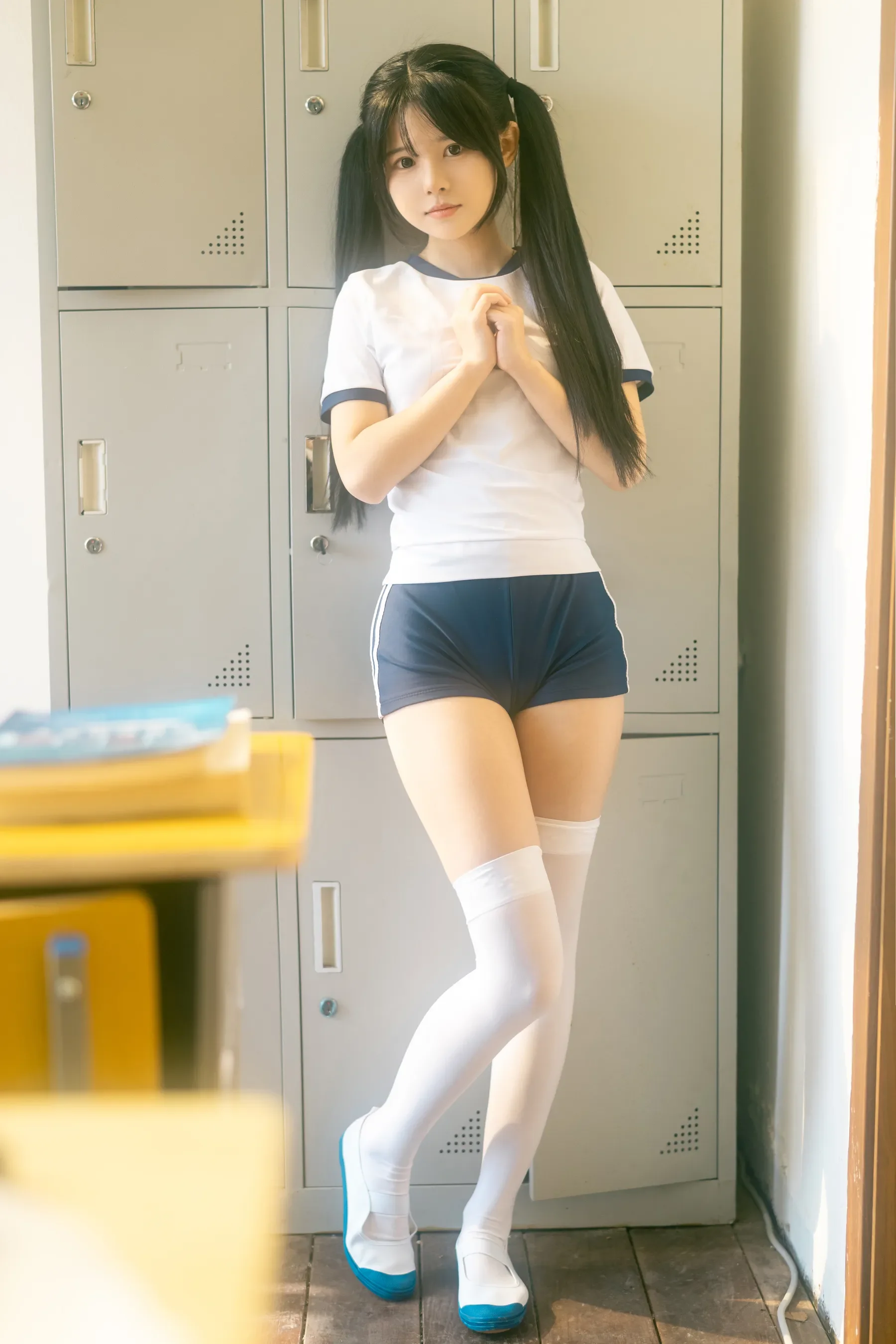  (2)