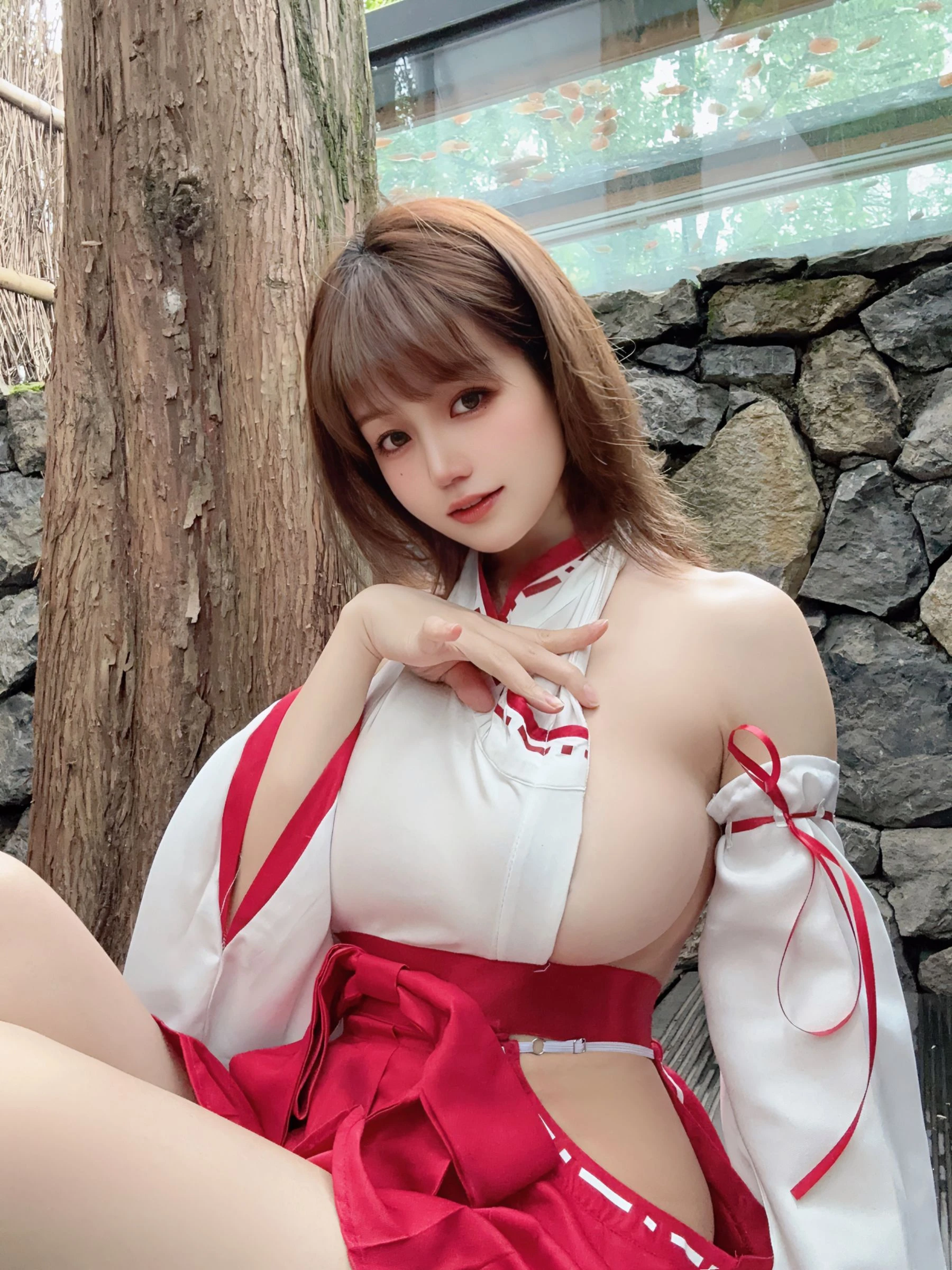 动漫博主小仓千代wfantia – 2023-04-06 巫女与汤池 [14P]插图1