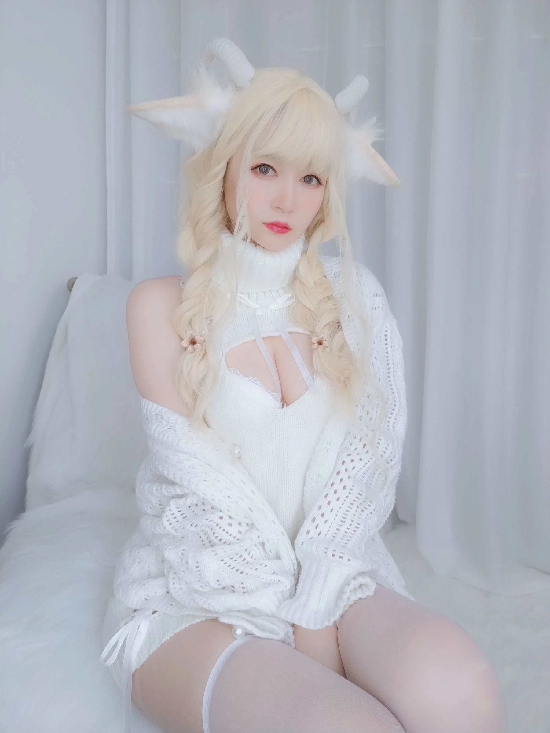 Coser小姐姐白银 – 小白羊插图1