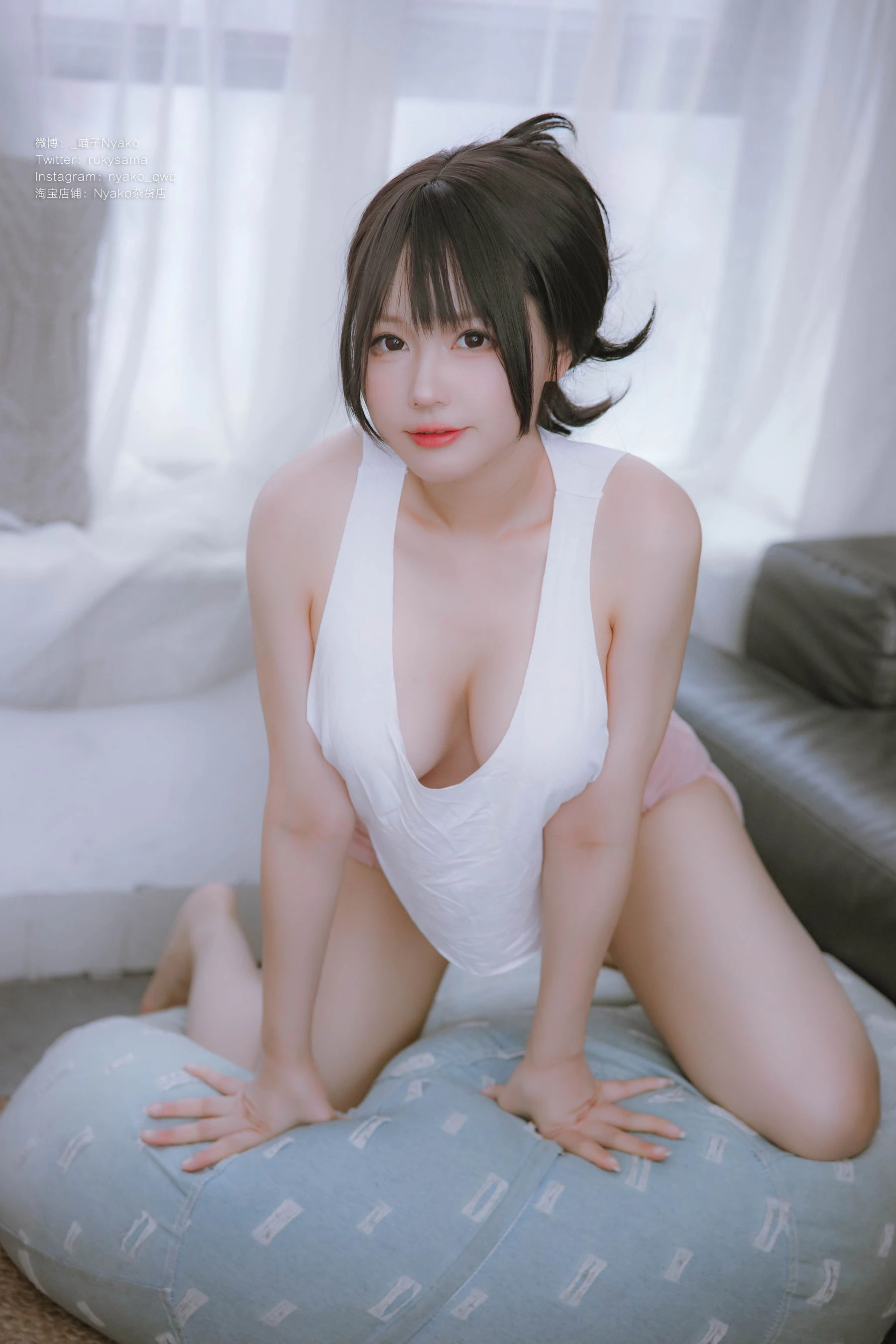 萌妹子Nyako喵子 – 隣のやばいお姉さん 背心插图2