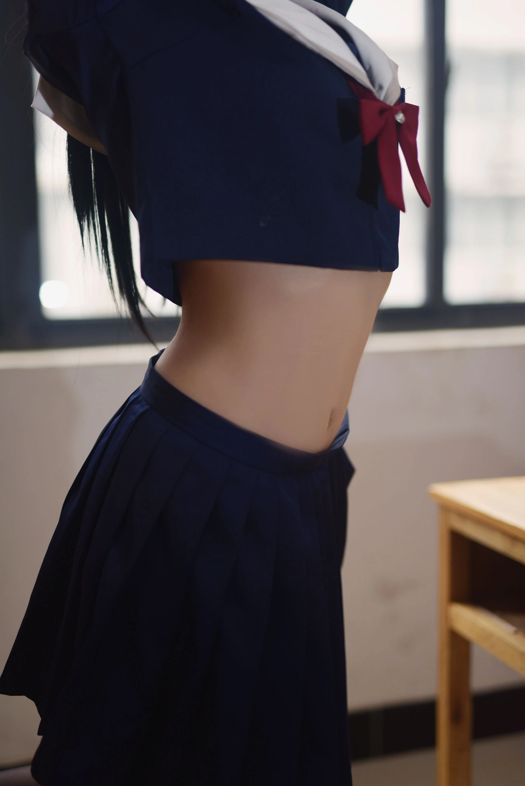 动漫博主九曲Jean JK露脐制服插图2