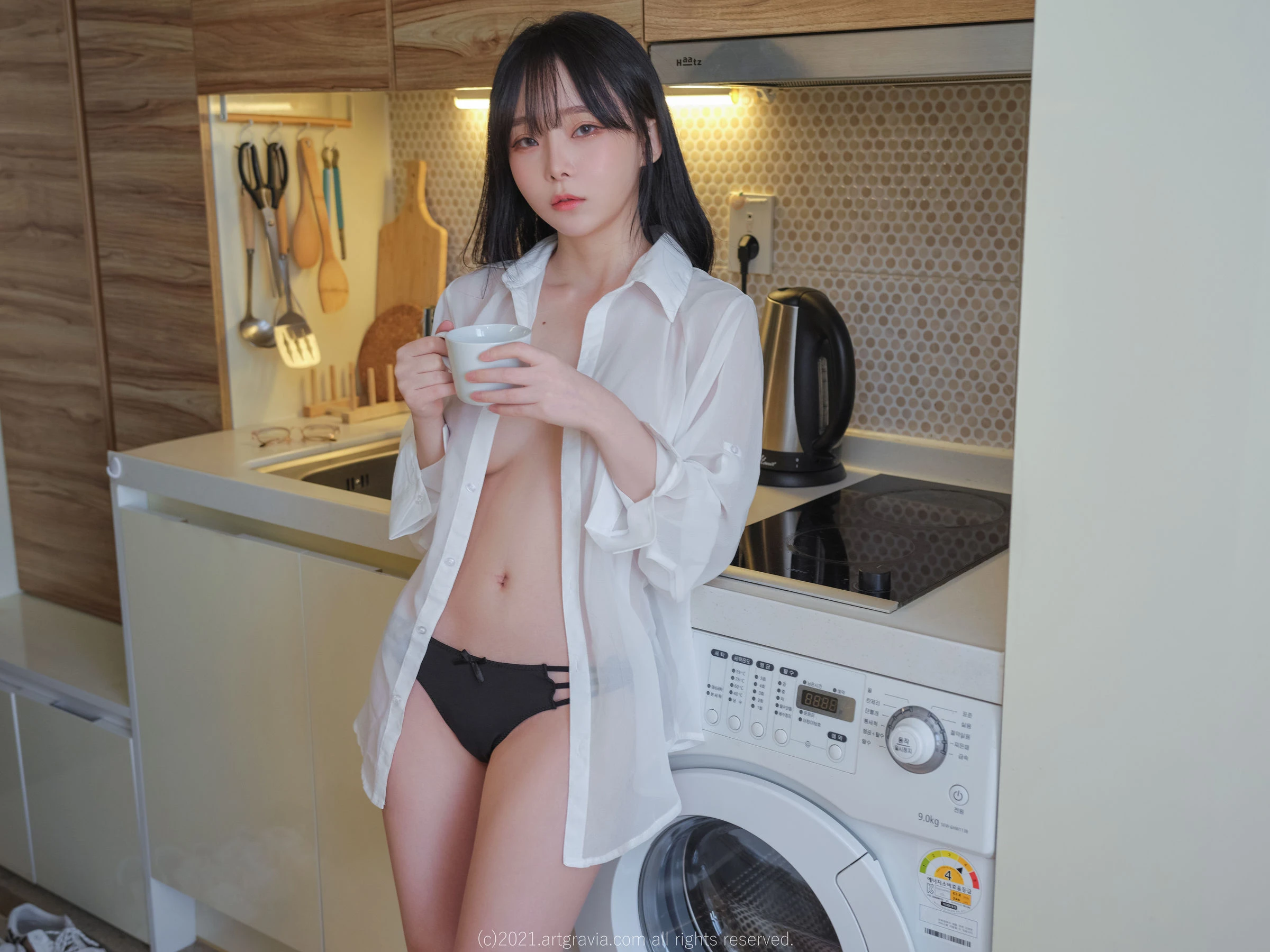 [ARTGRAVIA] VOL.261 Ming Sunha – 白衬衫女友居家诱惑高清在线欣赏-撸撸奈子