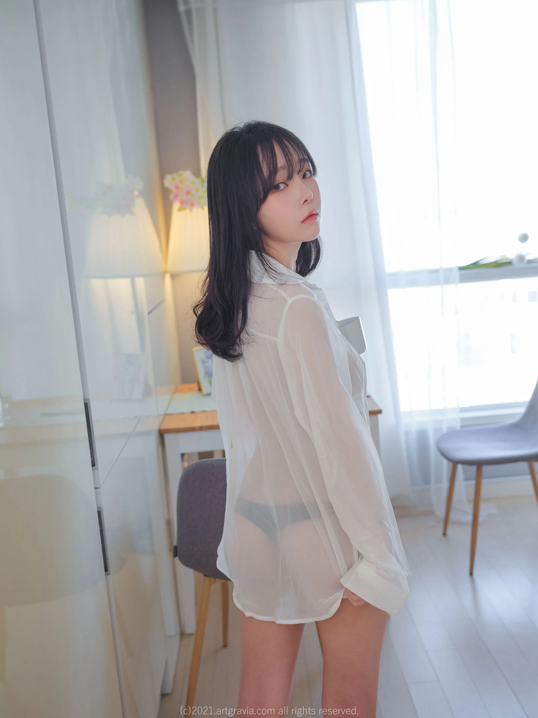 [ARTGRAVIA] VOL.261 Ming Sunha – 白衬衫女友居家诱惑插图2