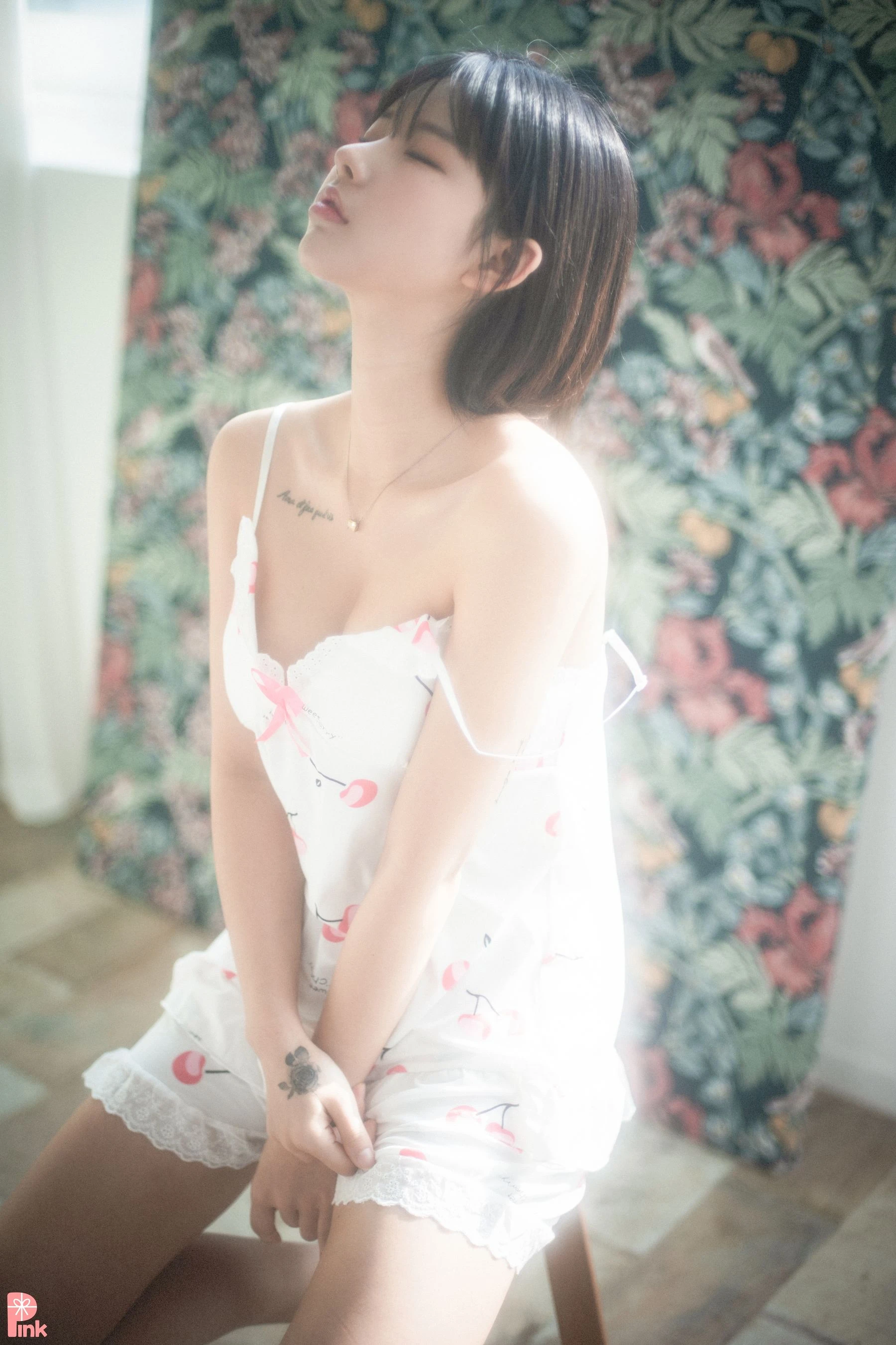 PINK RIBBON Uuuha – Floral – 1高清在线欣赏-撸撸奈子
