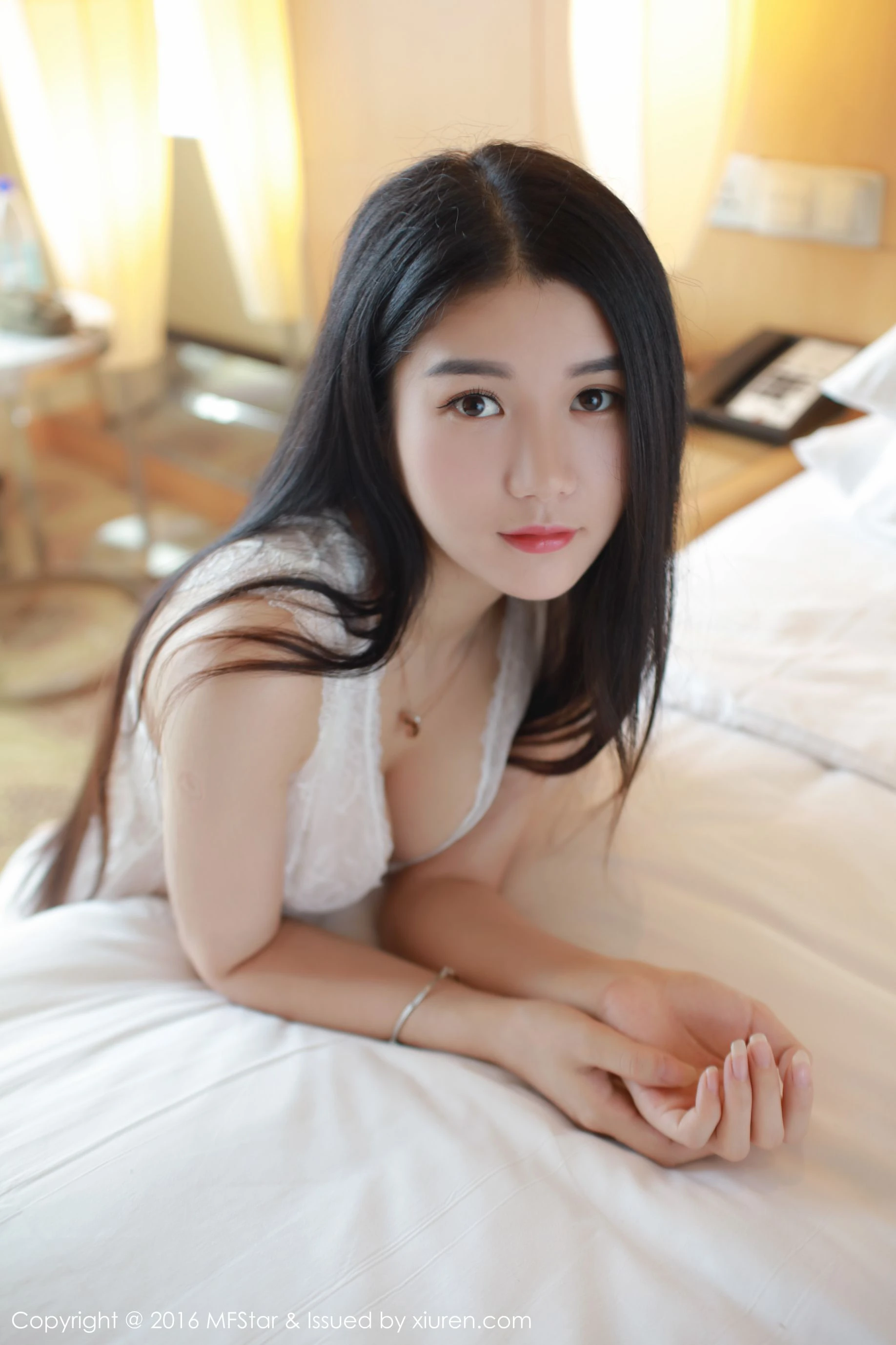 王梓童Doirs《气质独特，肌肤胜雪，杨柳细腰的美女模特》 模范学院 Vol.062高清在线欣赏-撸撸奈子