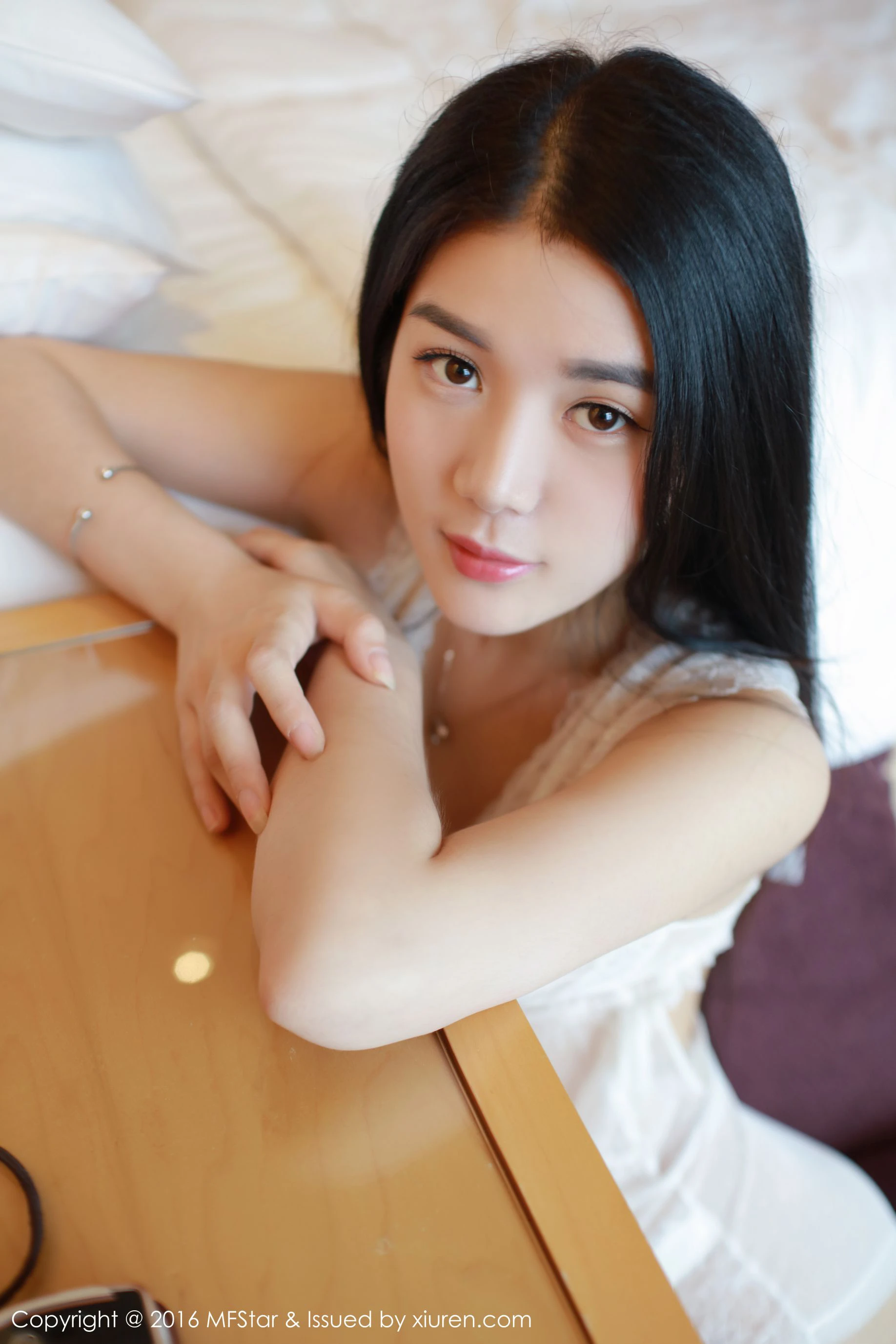 王梓童Doirs《气质独特，肌肤胜雪，杨柳细腰的美女模特》 模范学院 Vol.062插图1