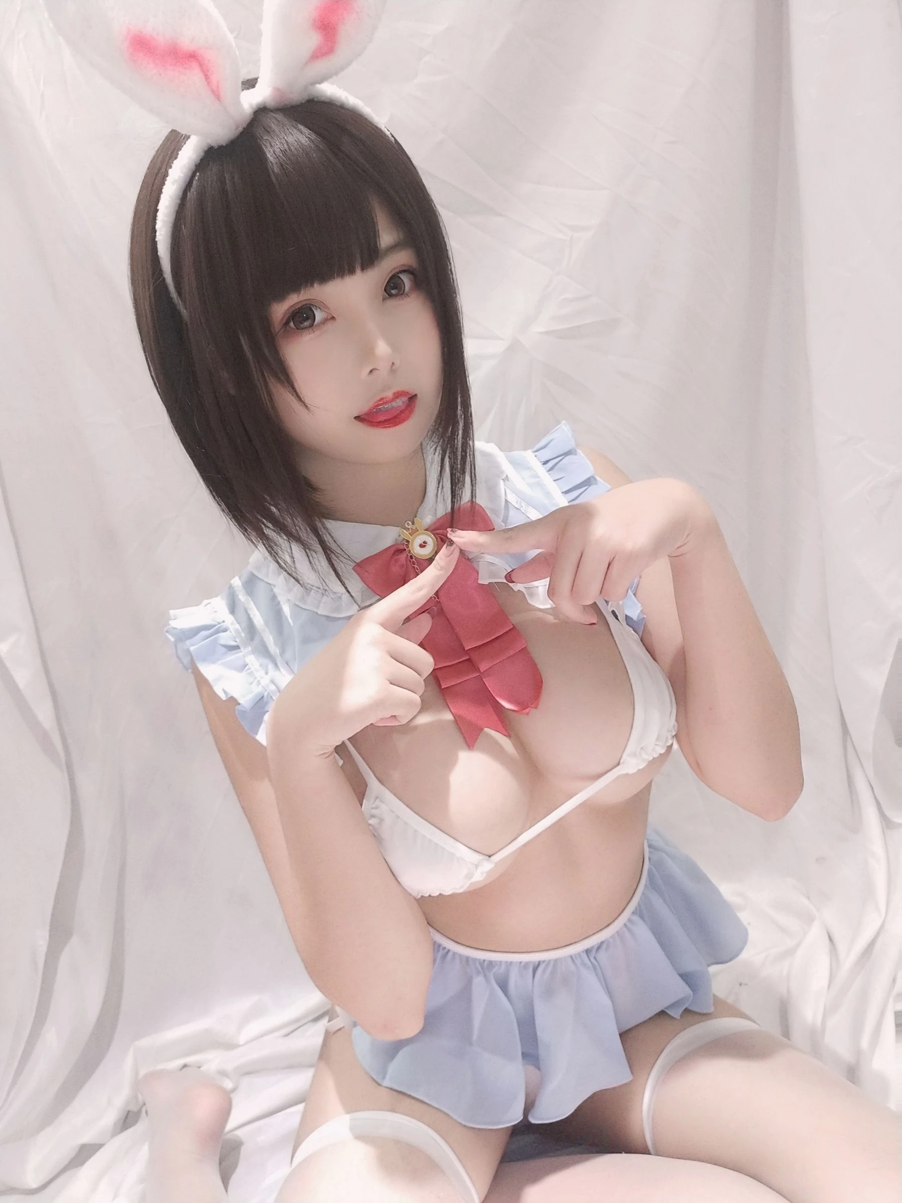 萌系小姐姐蜜汁猫裘 – 小白兔自拍插图5