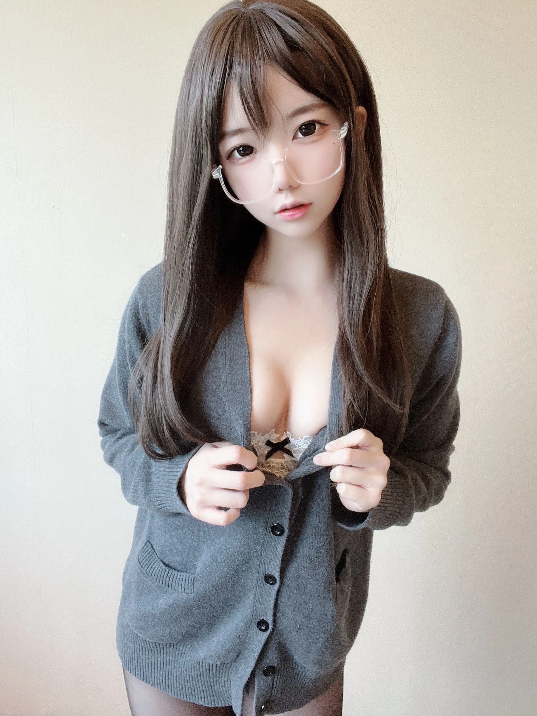 莉犬酱 – 黑丝白蕾丝插图1
