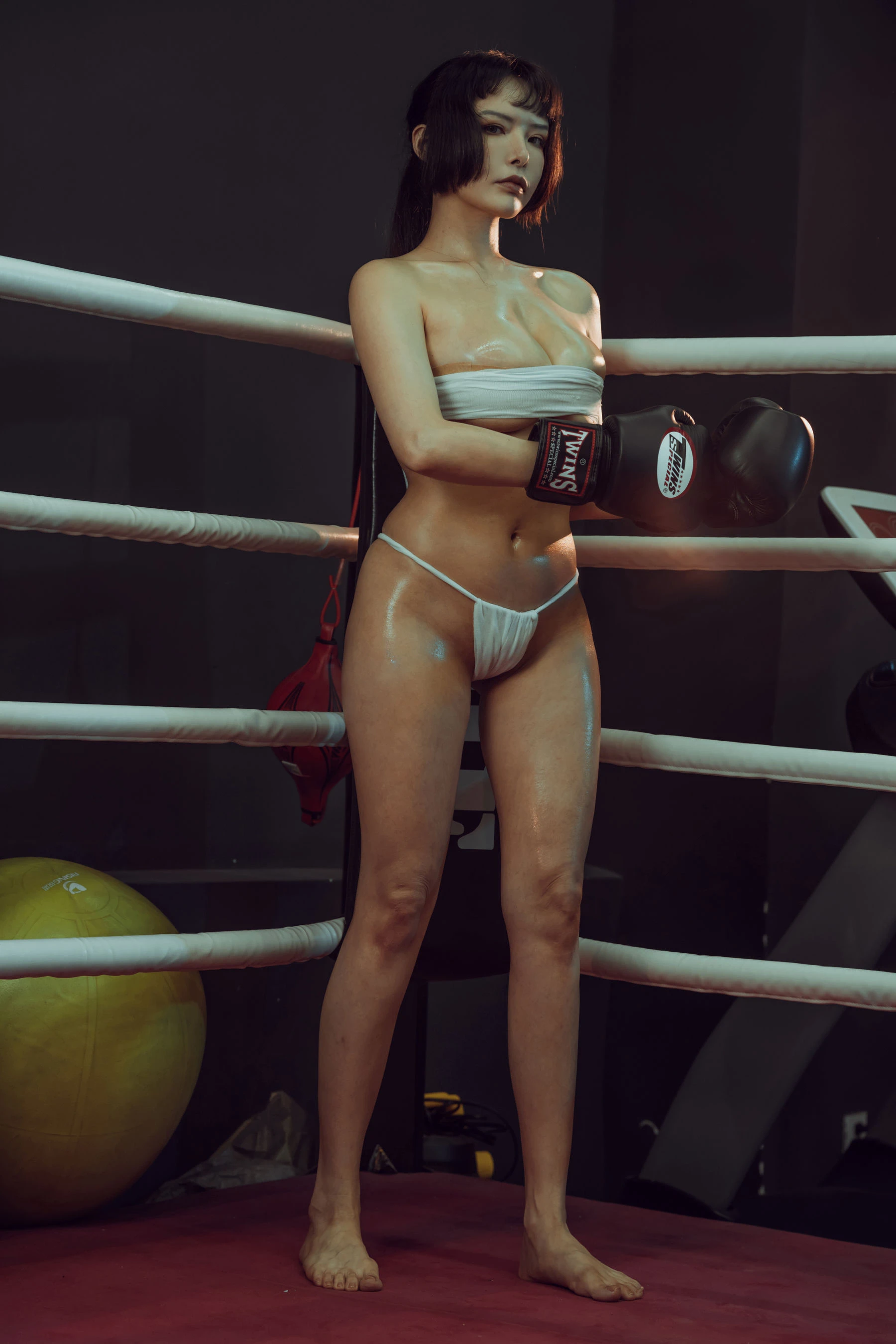 秋和柯基(夏小秋秋秋) – 地下拳 [45P]高清在线欣赏-撸撸奈子