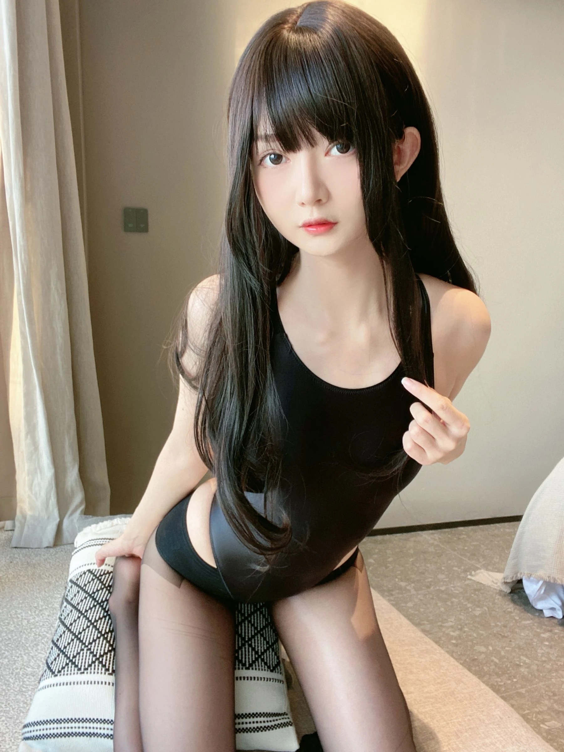 51酱 – 黑红泳装插图2