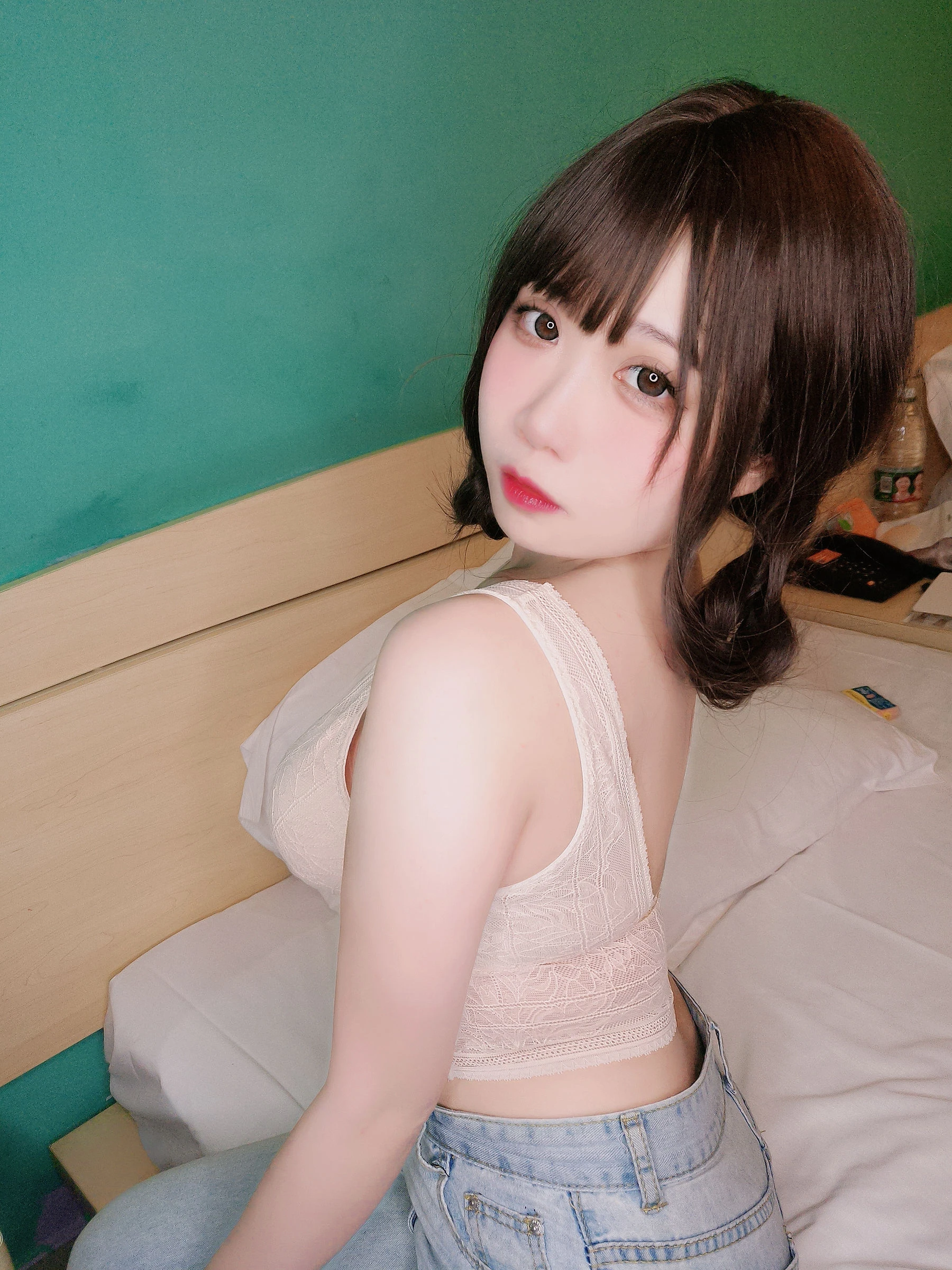 贞子蜜桃 – V领插图8