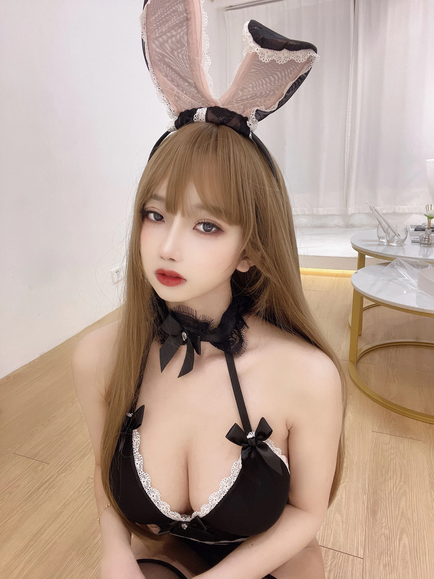 白嫩美少女鬼畜瑶 – 蕾丝兔女郎插图2