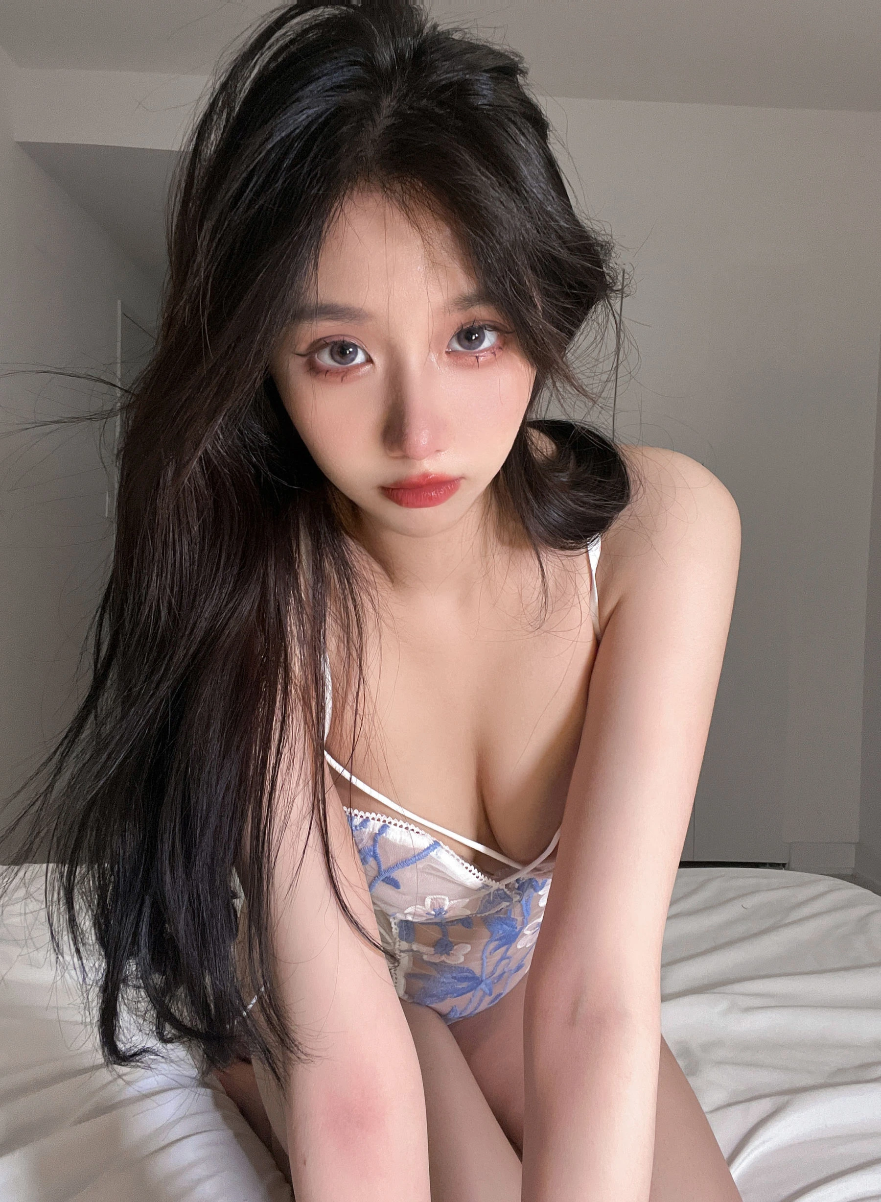 动漫博主果咩酱w – 紫光夜高清在线欣赏-撸撸奈子
