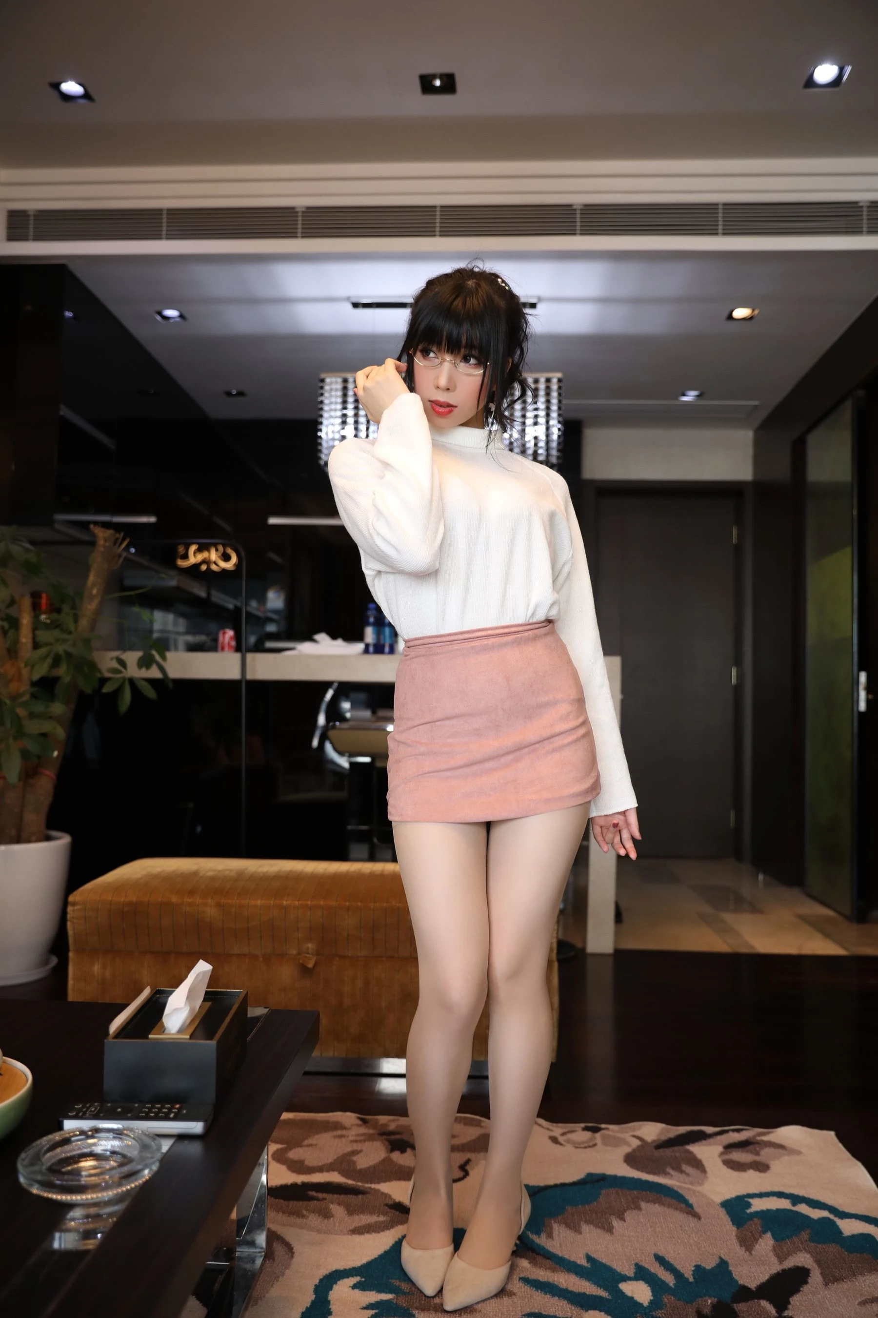 二次元巨乳美女鹿野希 单马尾眼镜娘插图2