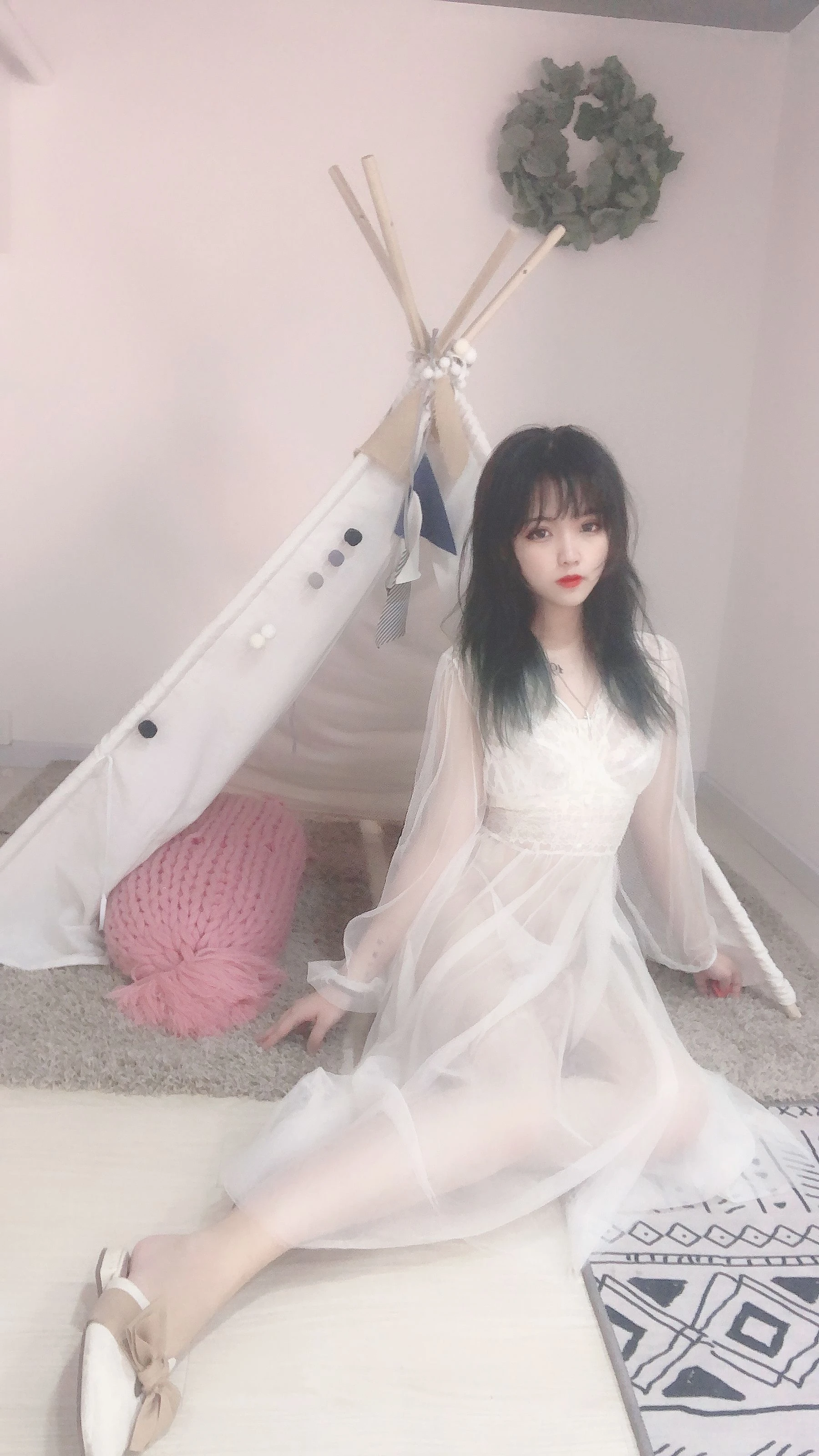 安妮 – 白色纱裙高清在线欣赏-撸撸奈子