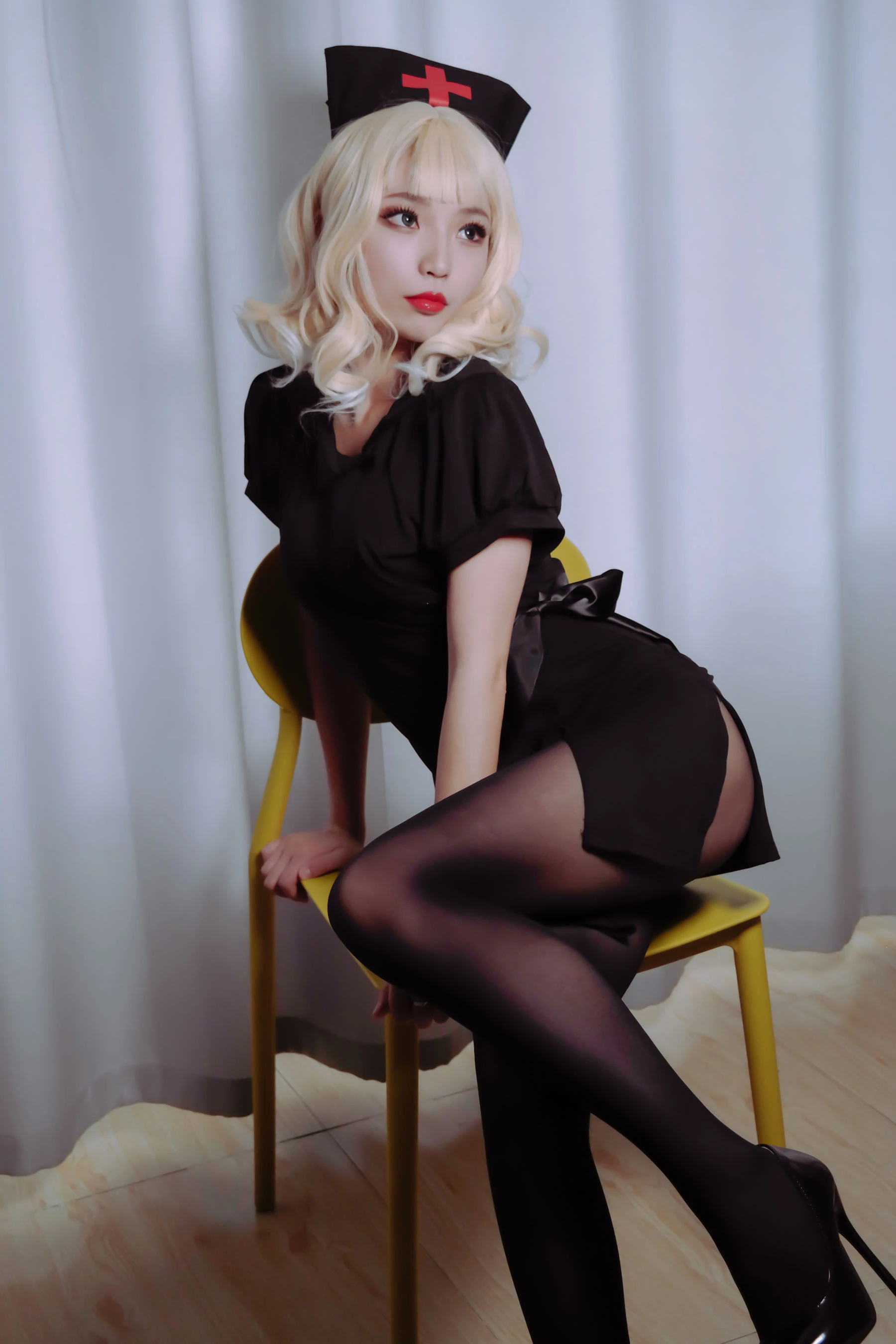 萌妹白易子教主 明信片高清在线欣赏-撸撸奈子