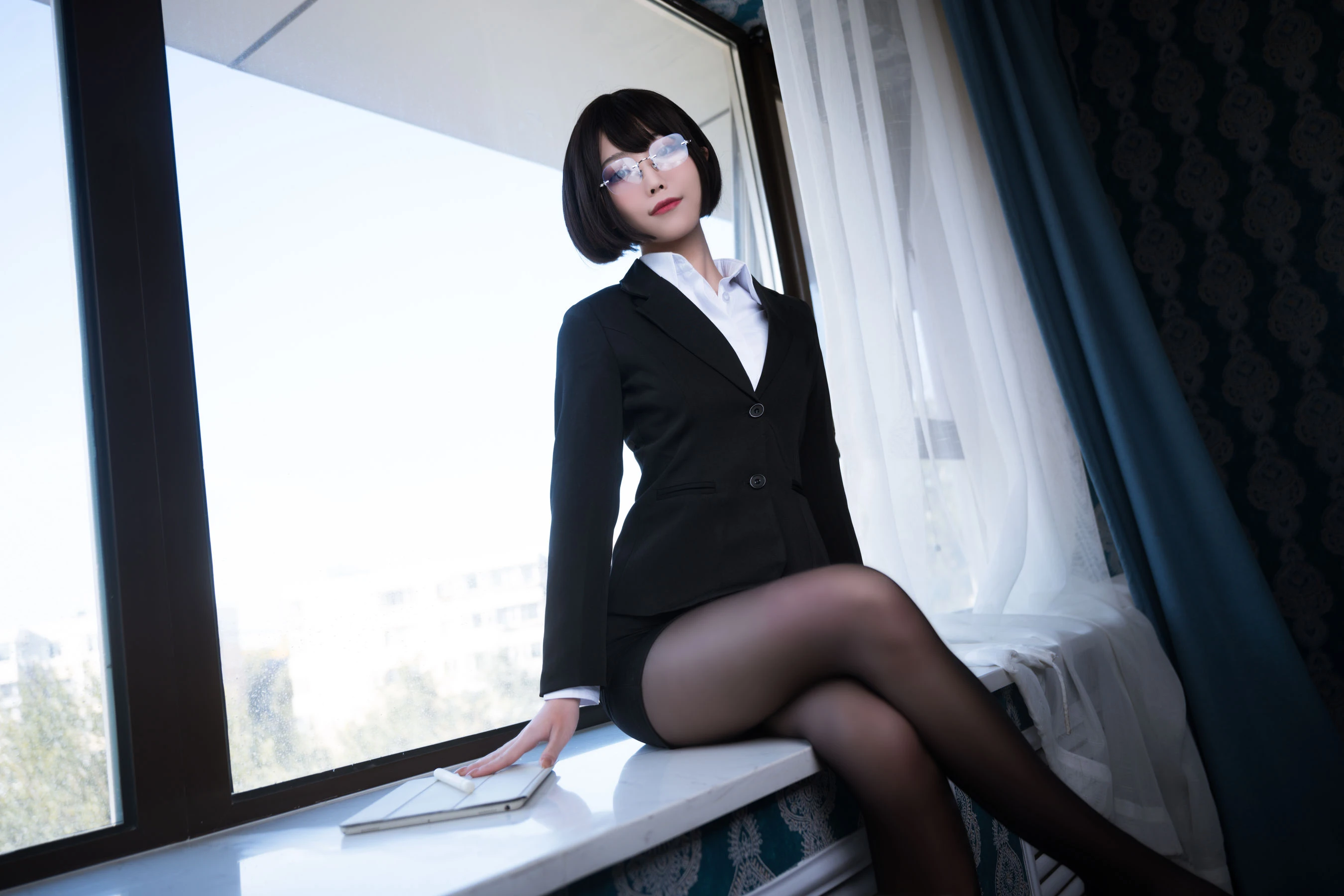 Cosplay汪知子 – 黑丝OL插图2