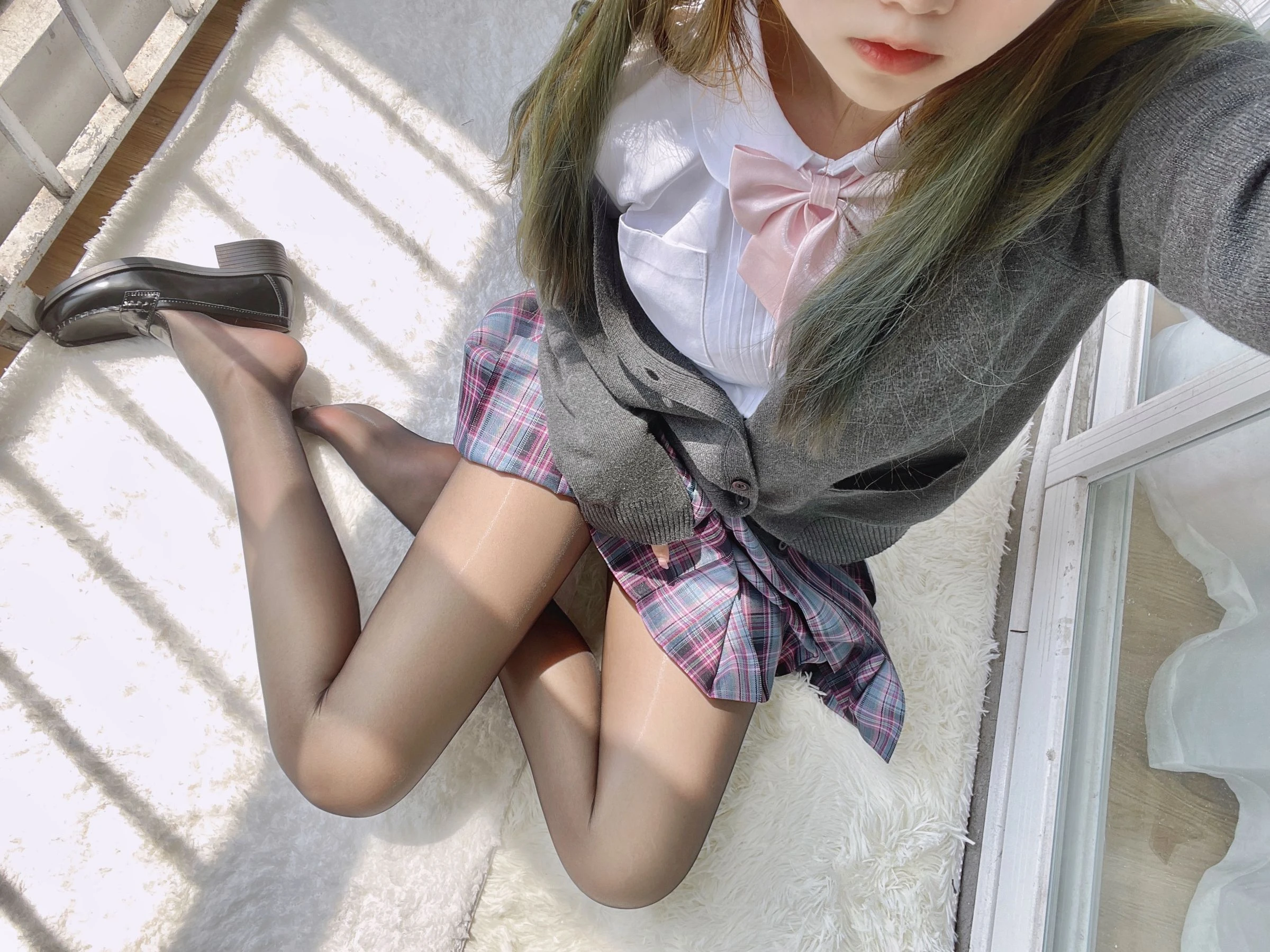 eloise软软 – JK黑丝插图1