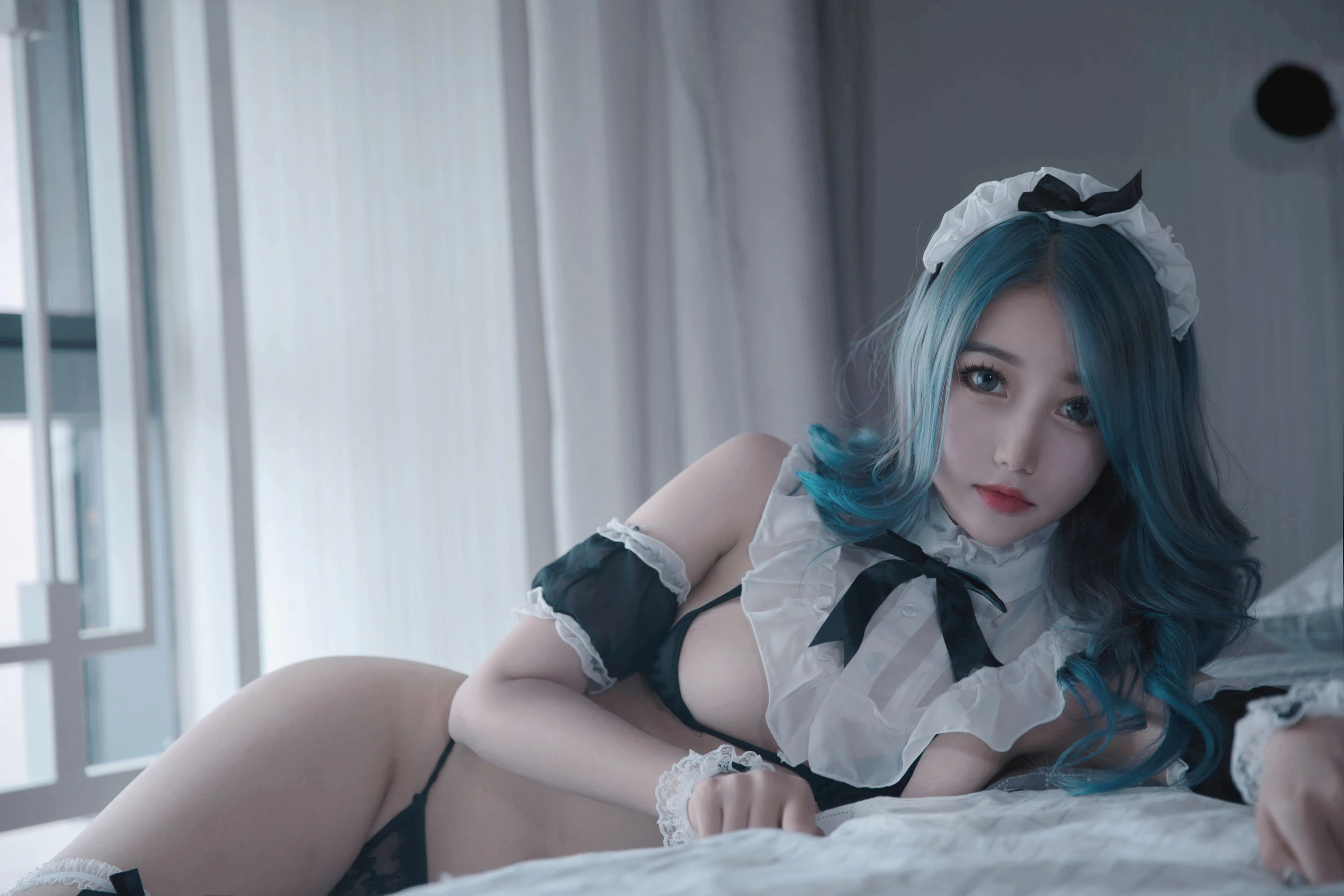 eloise软软 – 三点与黑丝插图1