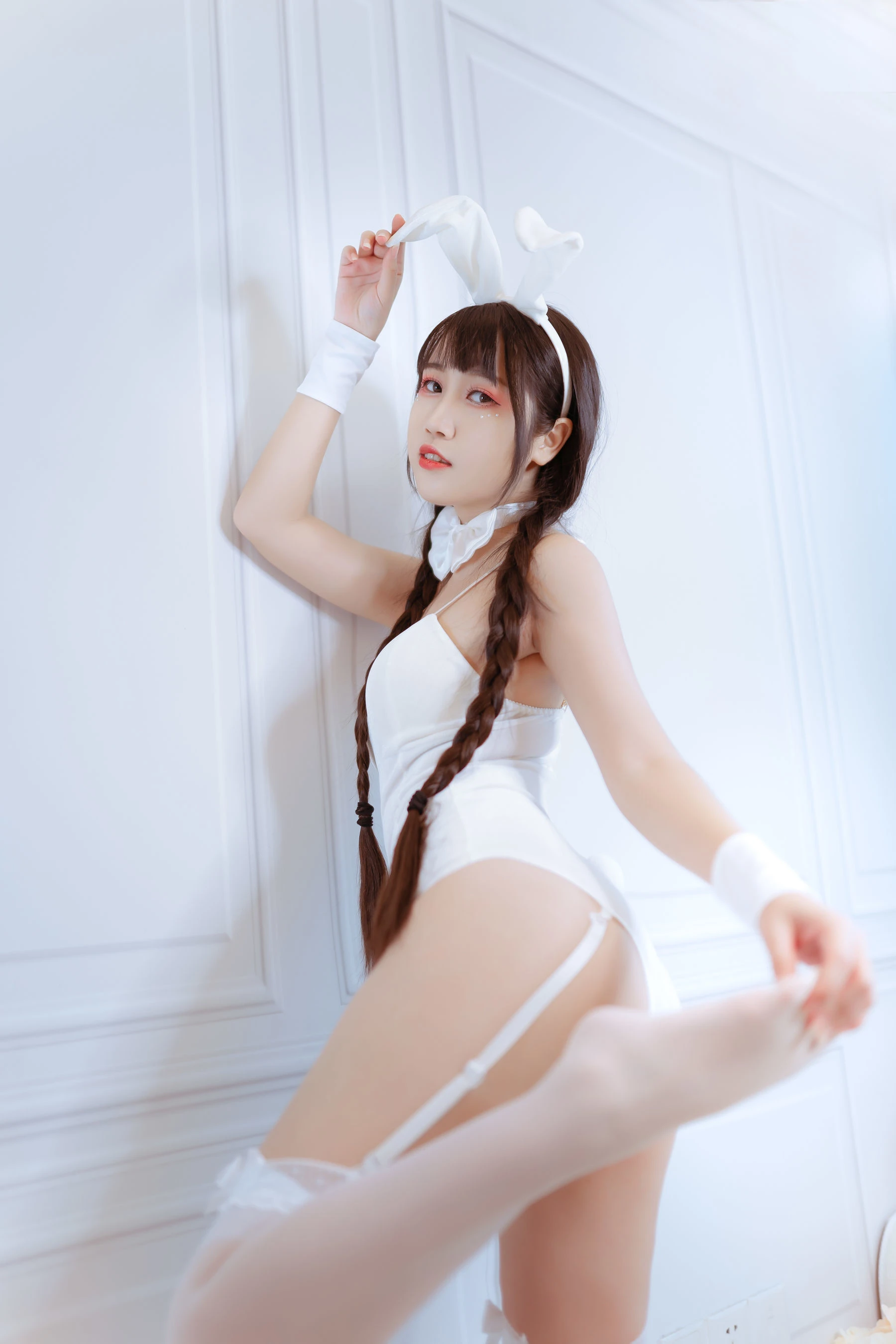 微博人气Coser不呆猫 白色兔女郎插图4
