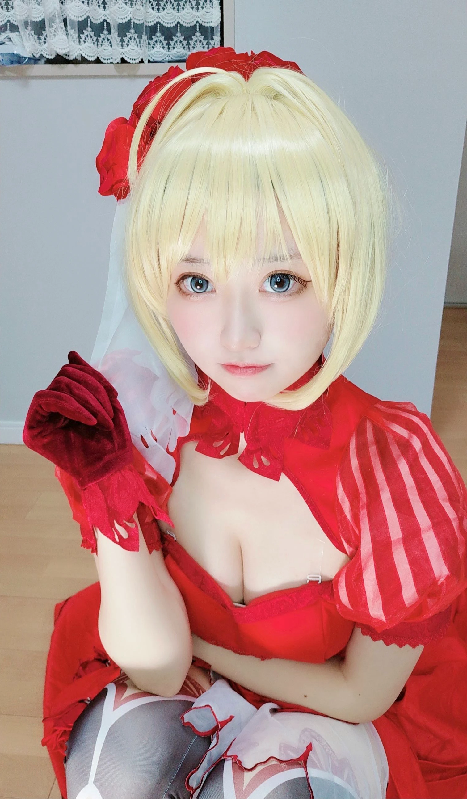 千阳(ちよ) – 尼禄红礼服高清在线欣赏-撸撸奈子