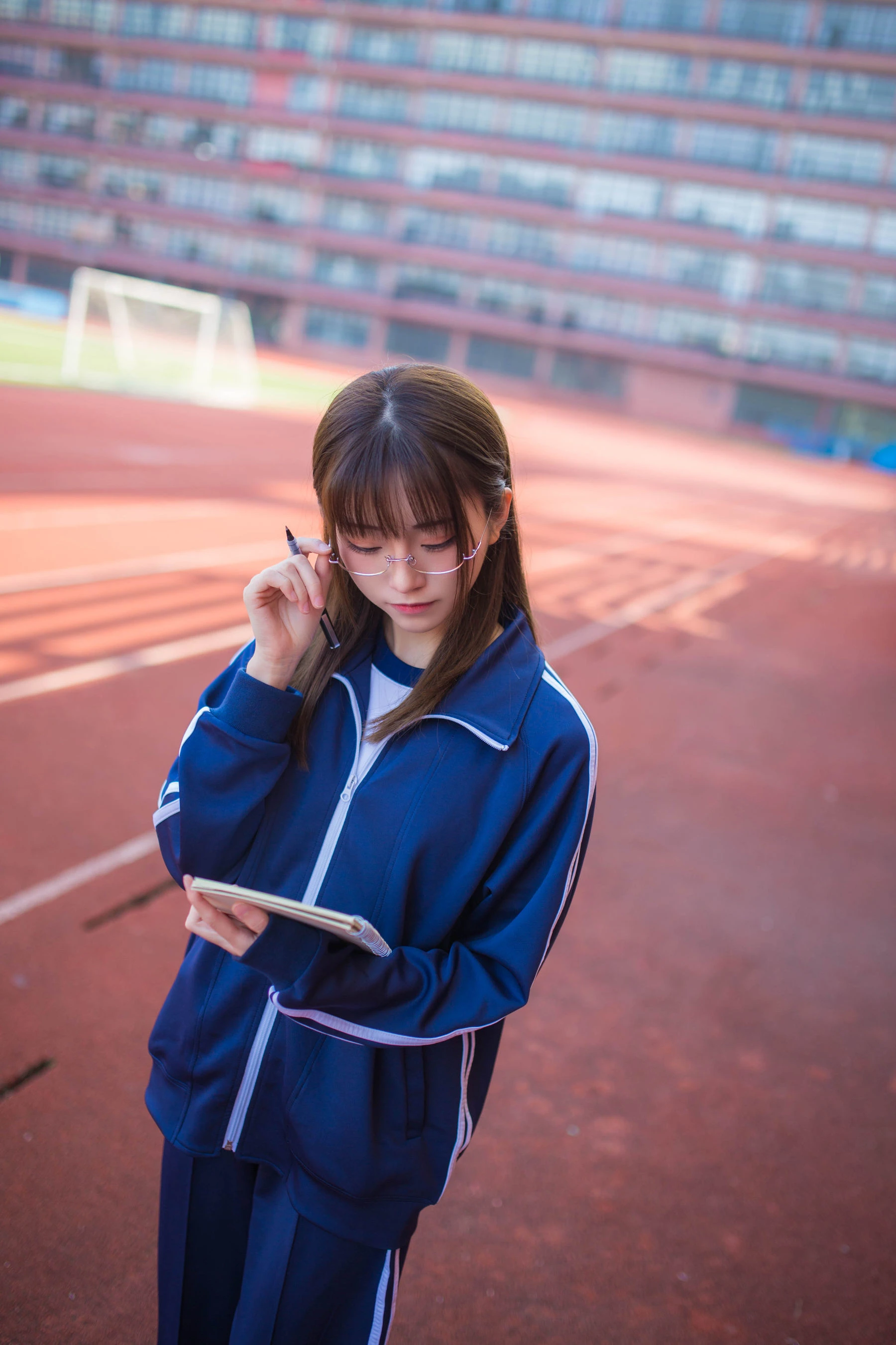 动漫博主Kitaro_绮太郎 蓝色运动服女孩插图1