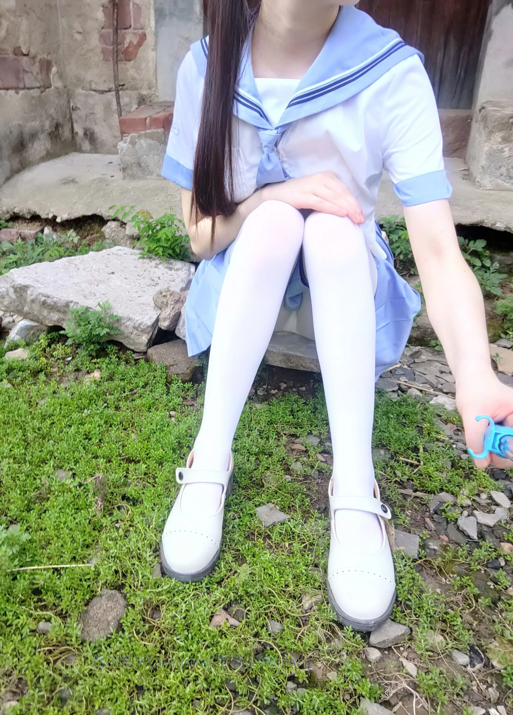 微博萌妹子西尔酱 – 青草水手服高清在线欣赏-撸撸奈子