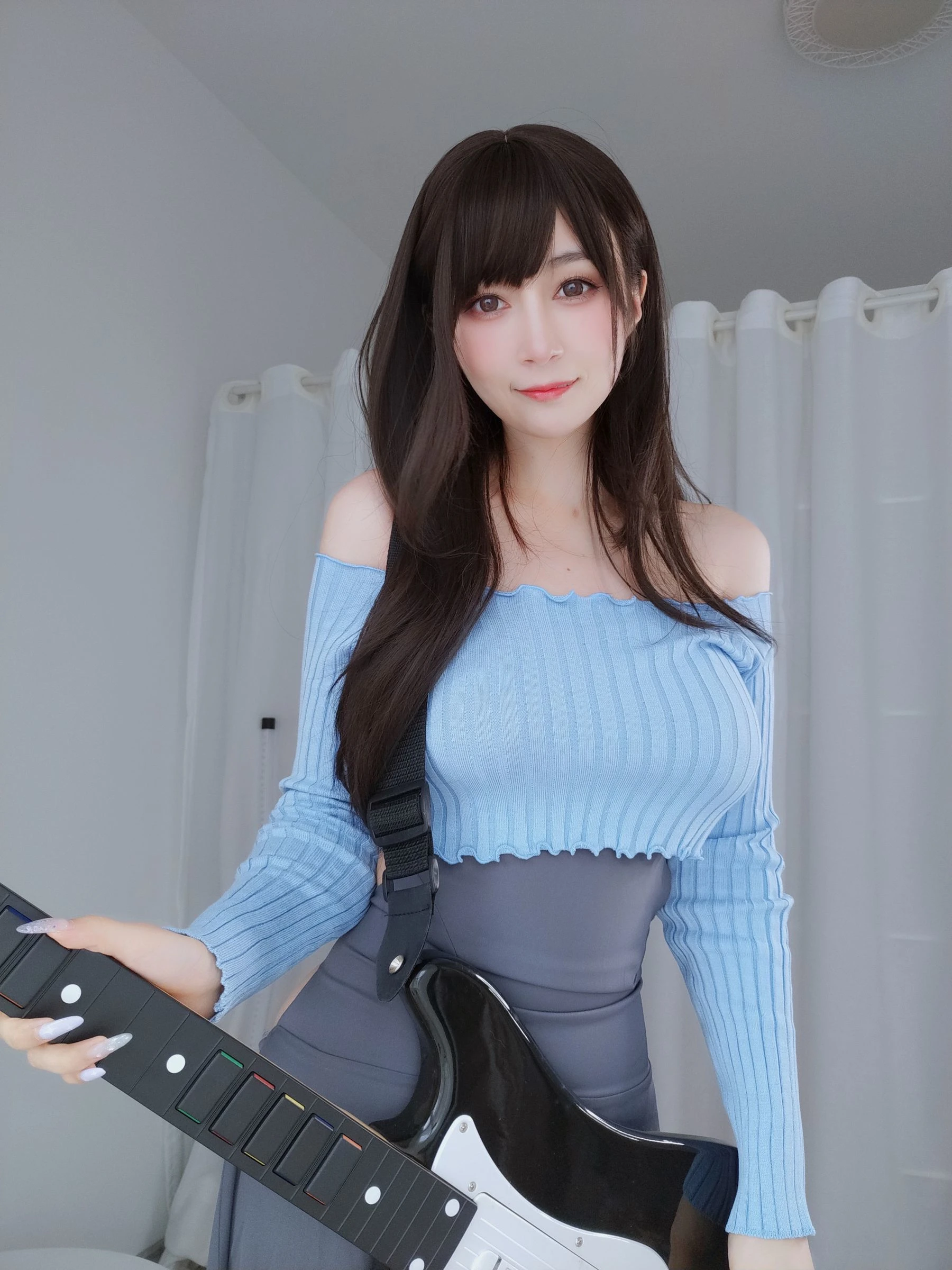Coser小姐姐白银 – 吉他妹妹插图3